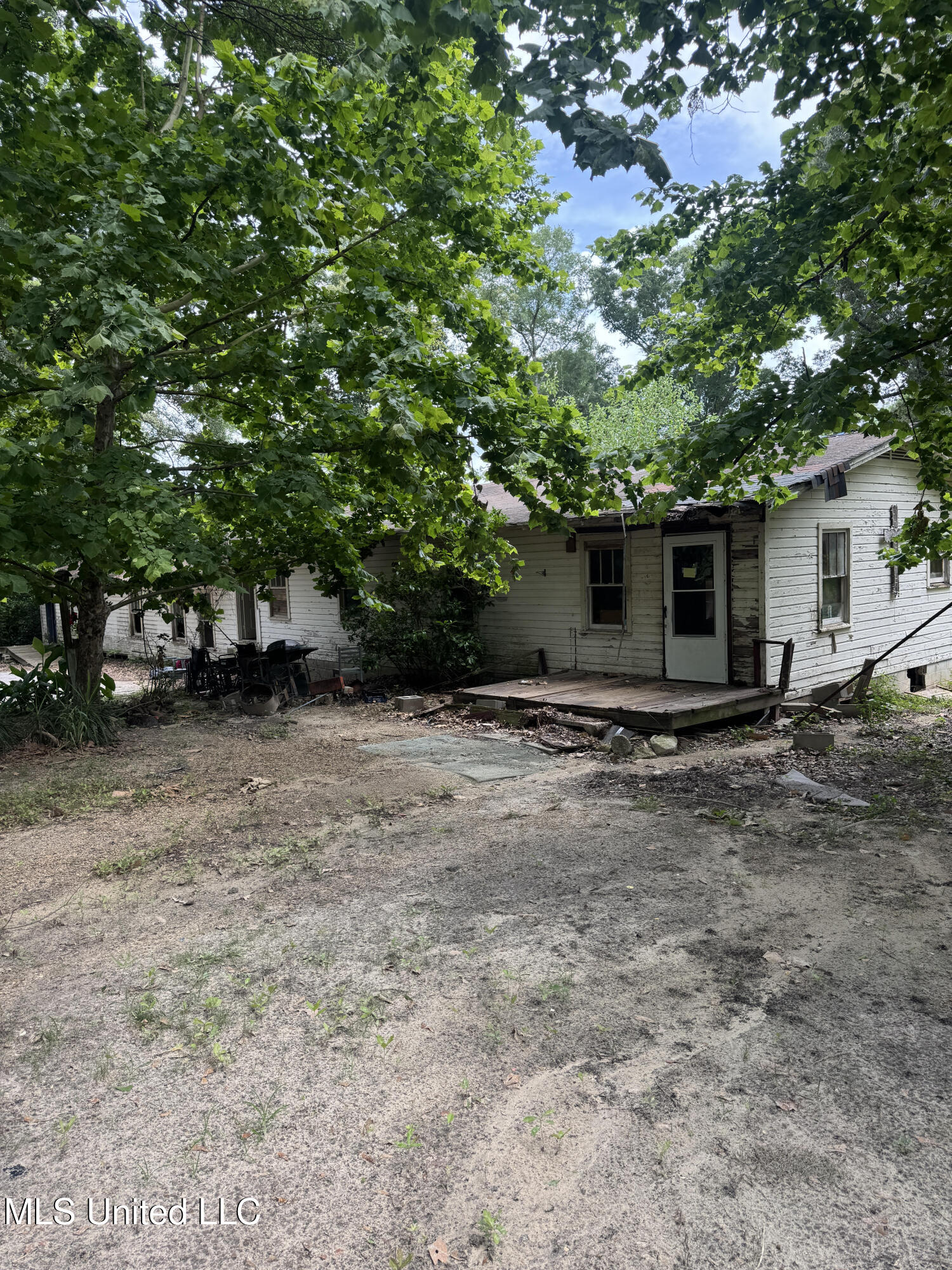 747 N Vardaman Street Property Photo 1