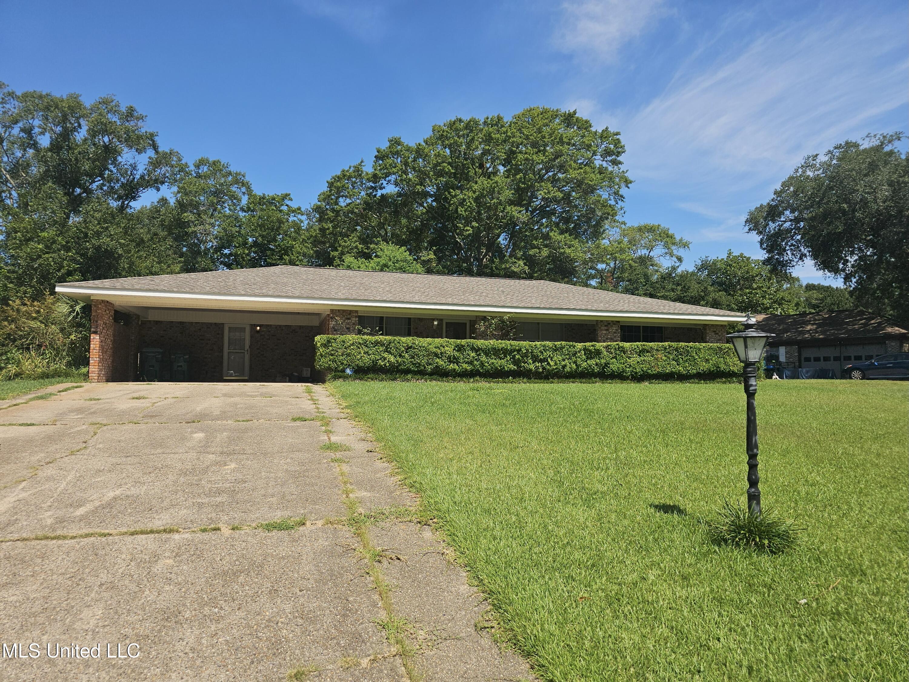 11391 Pine Drive Property Photo 1
