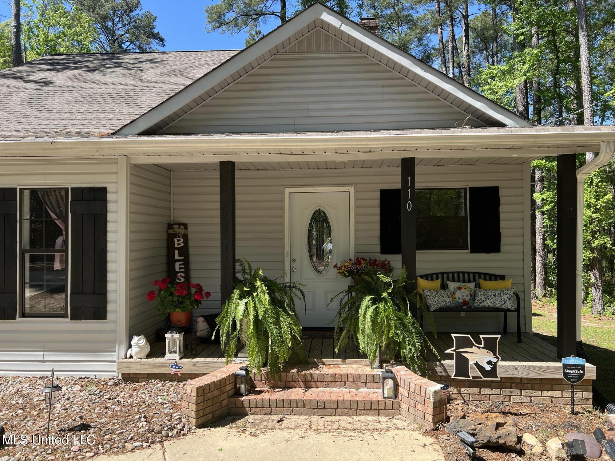 110 Hawks Nest Cove Property Photo 2