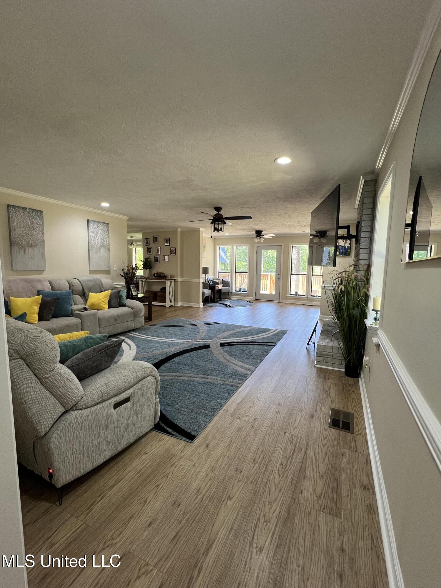 110 Hawks Nest Cove Property Photo 6