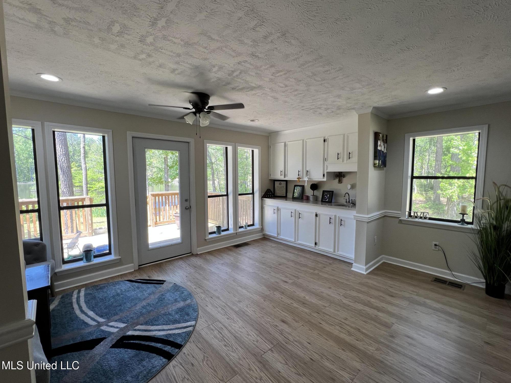 110 Hawks Nest Cove Property Photo 9