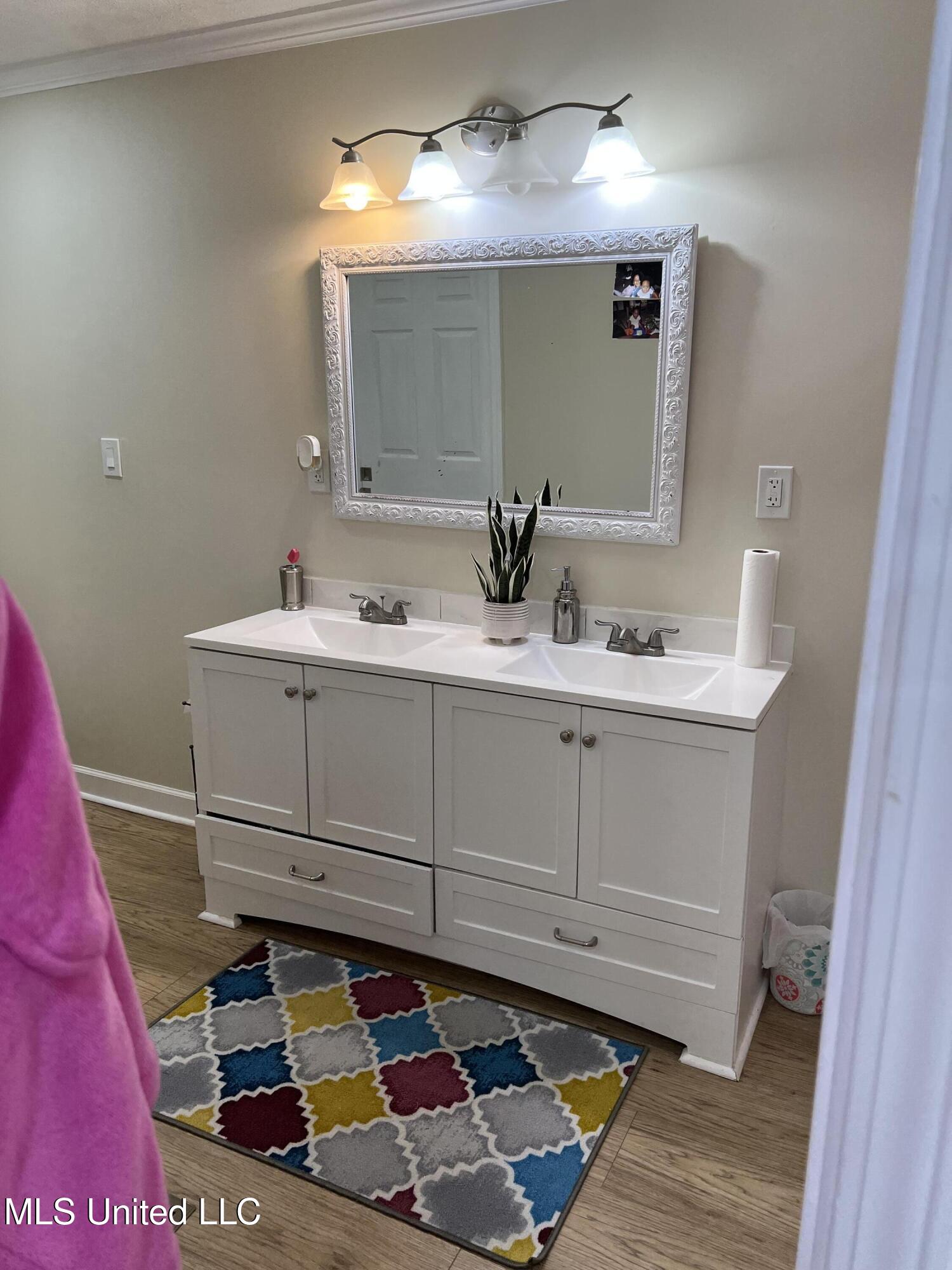 110 Hawks Nest Cove Property Photo 22