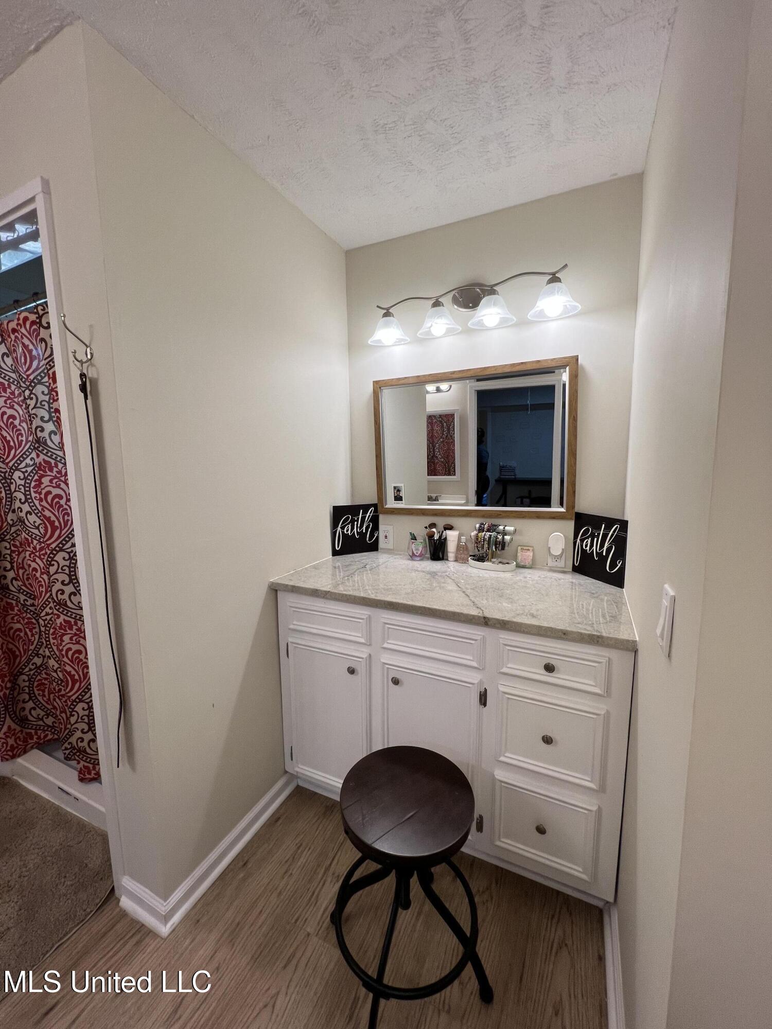 110 Hawks Nest Cove Property Photo 39