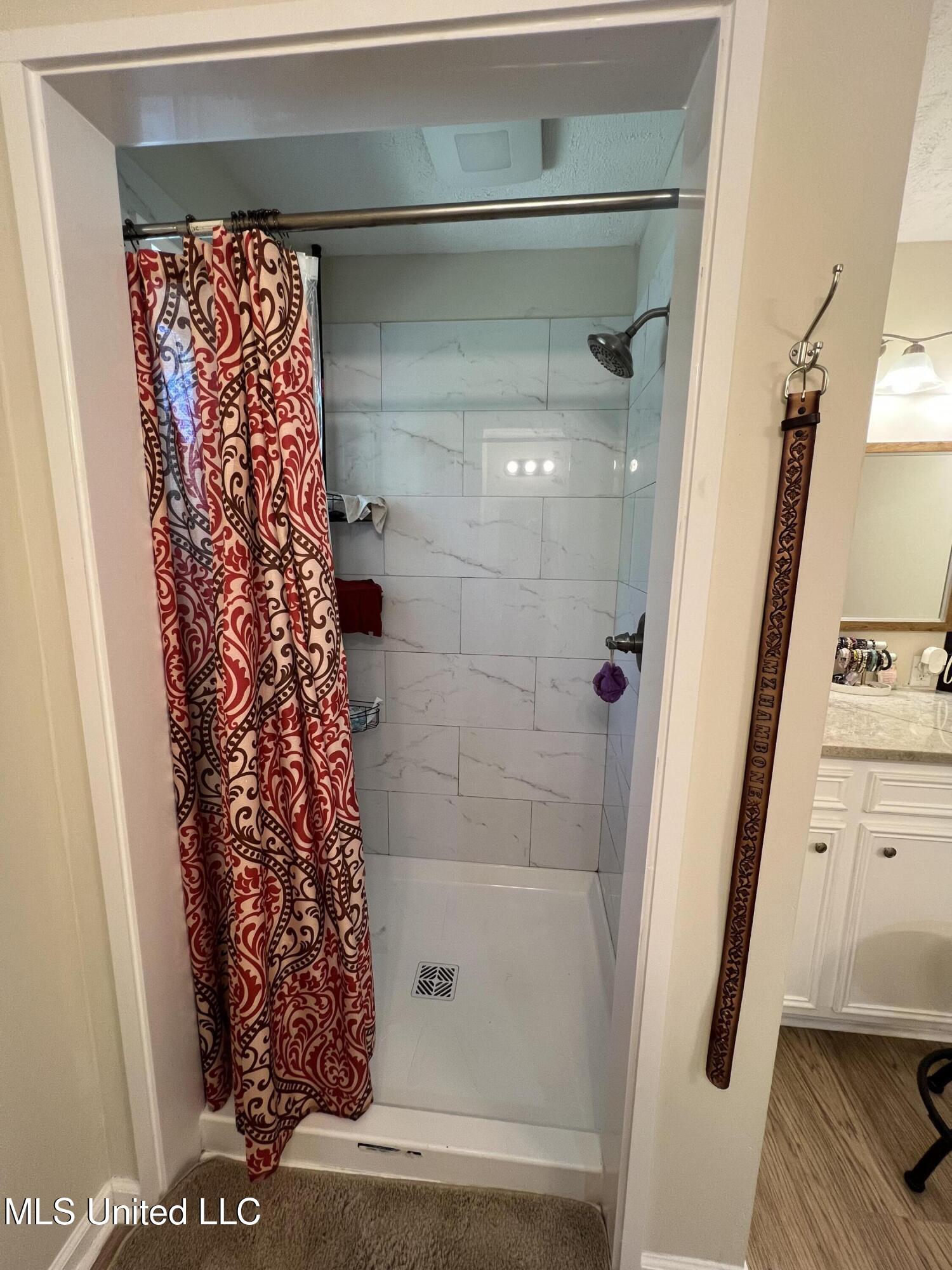 110 Hawks Nest Cove Property Photo 40