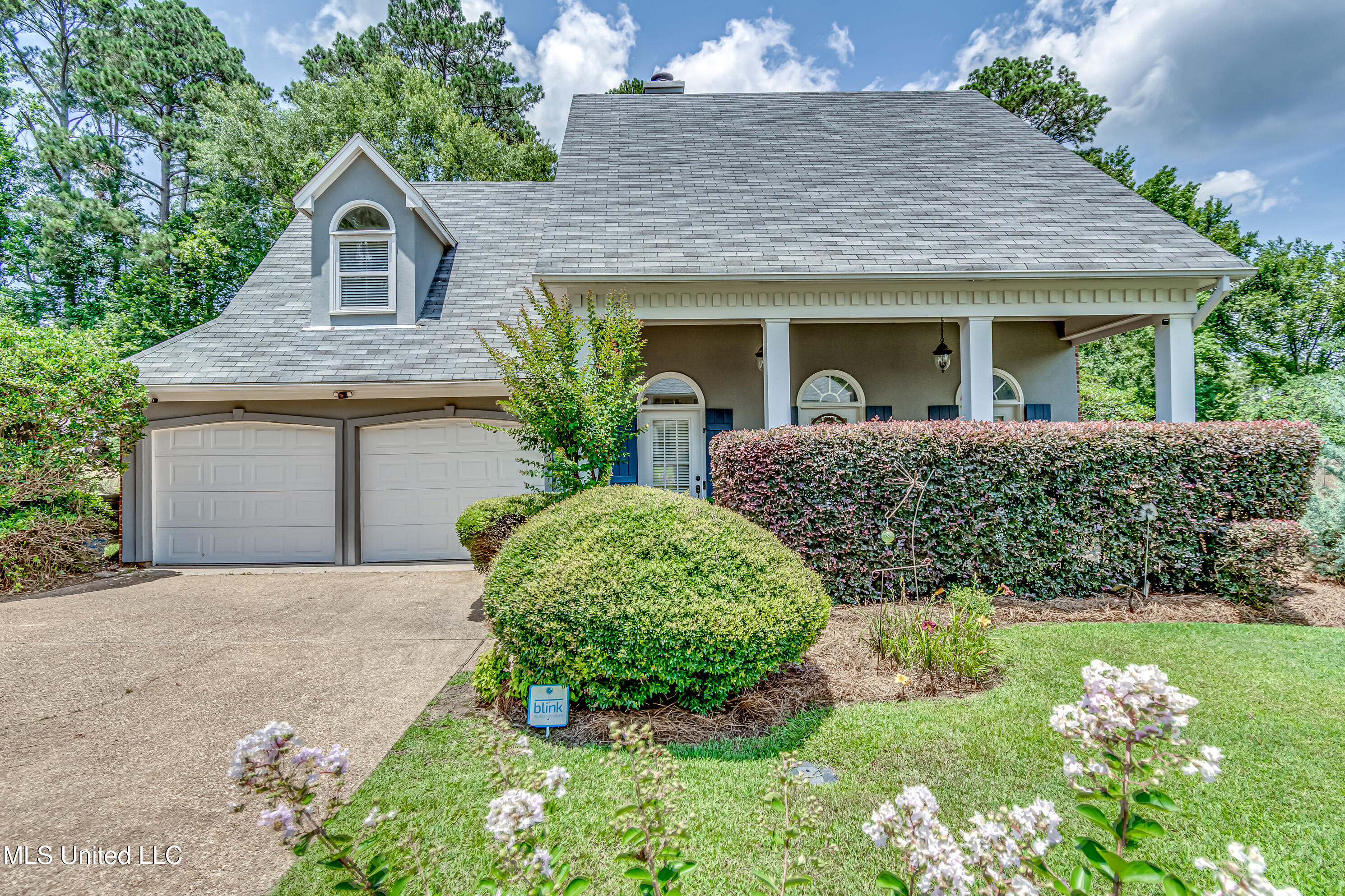 568 Cliffview Drive Property Photo 1