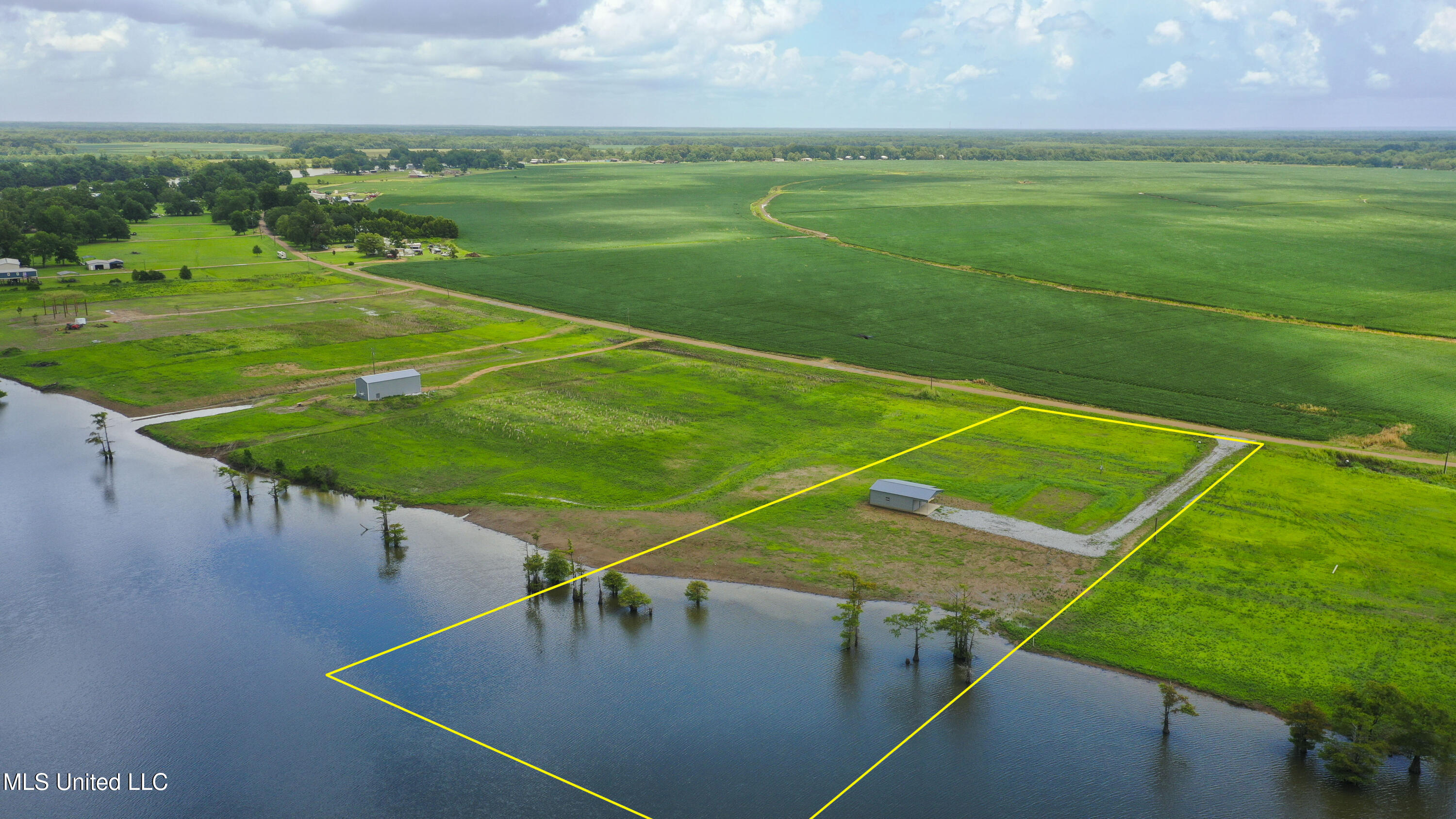 001 Deerfield Road Property Photo 3