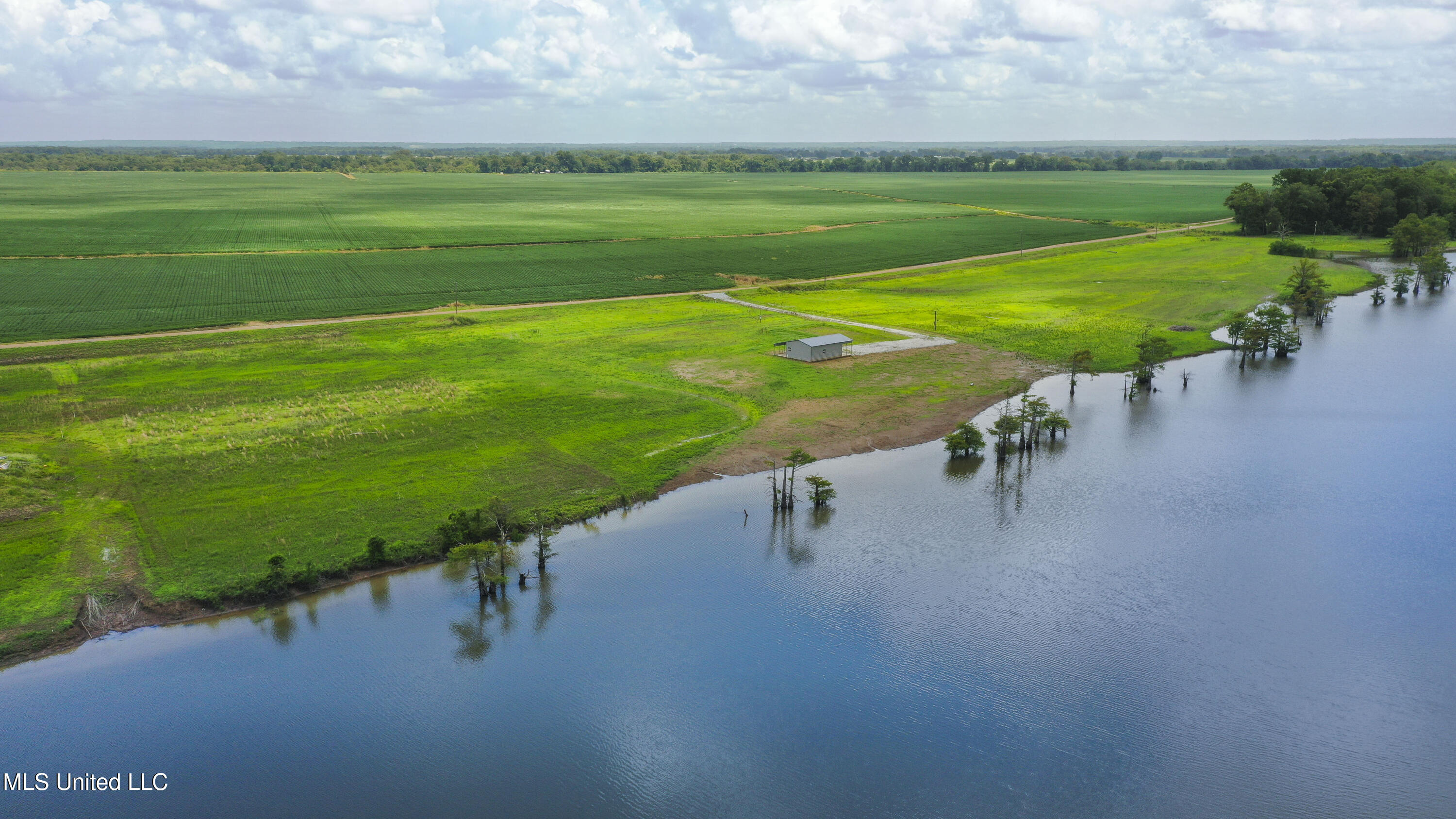 001 Deerfield Road Property Photo 6