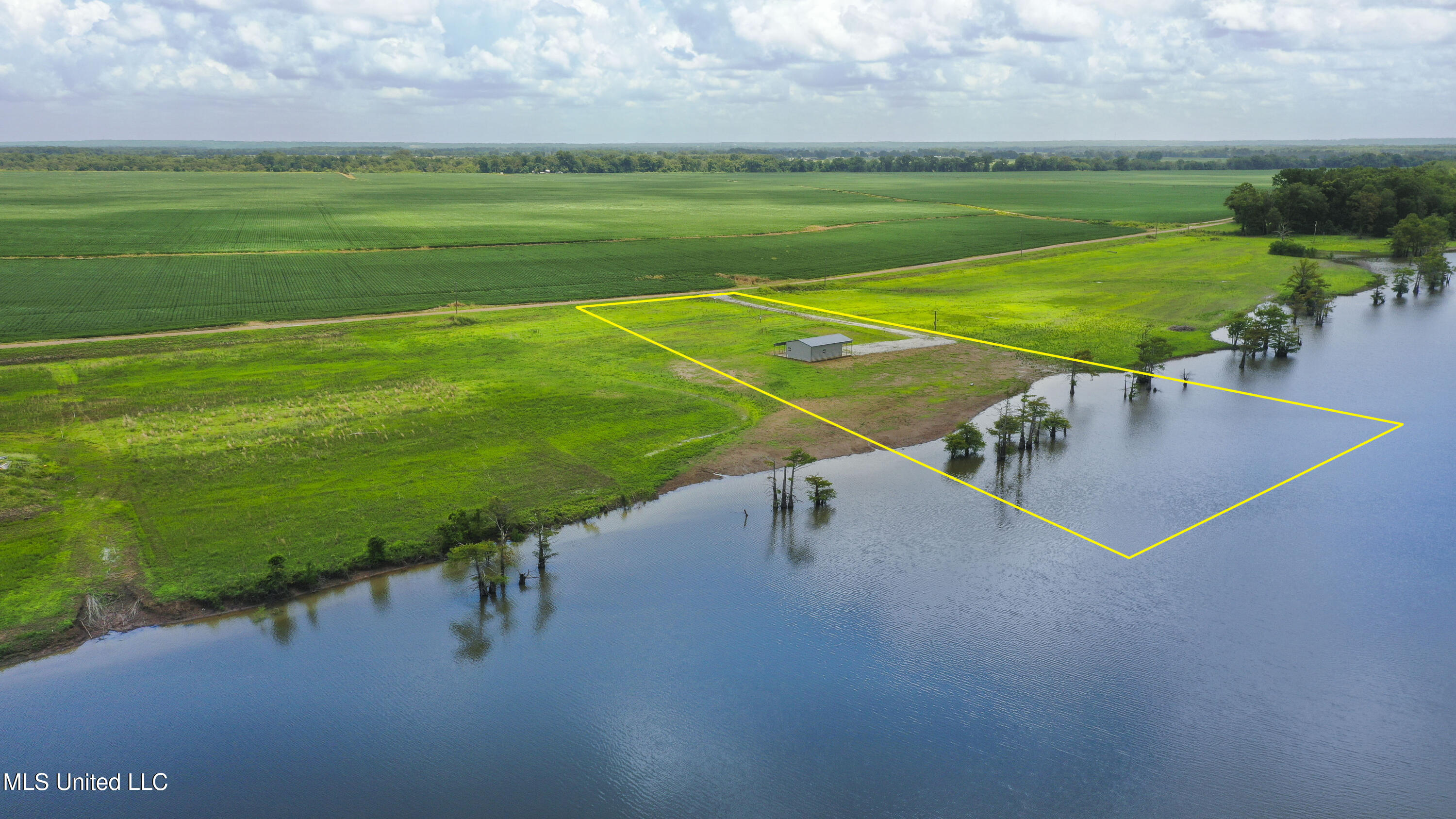 001 Deerfield Road Property Photo 7