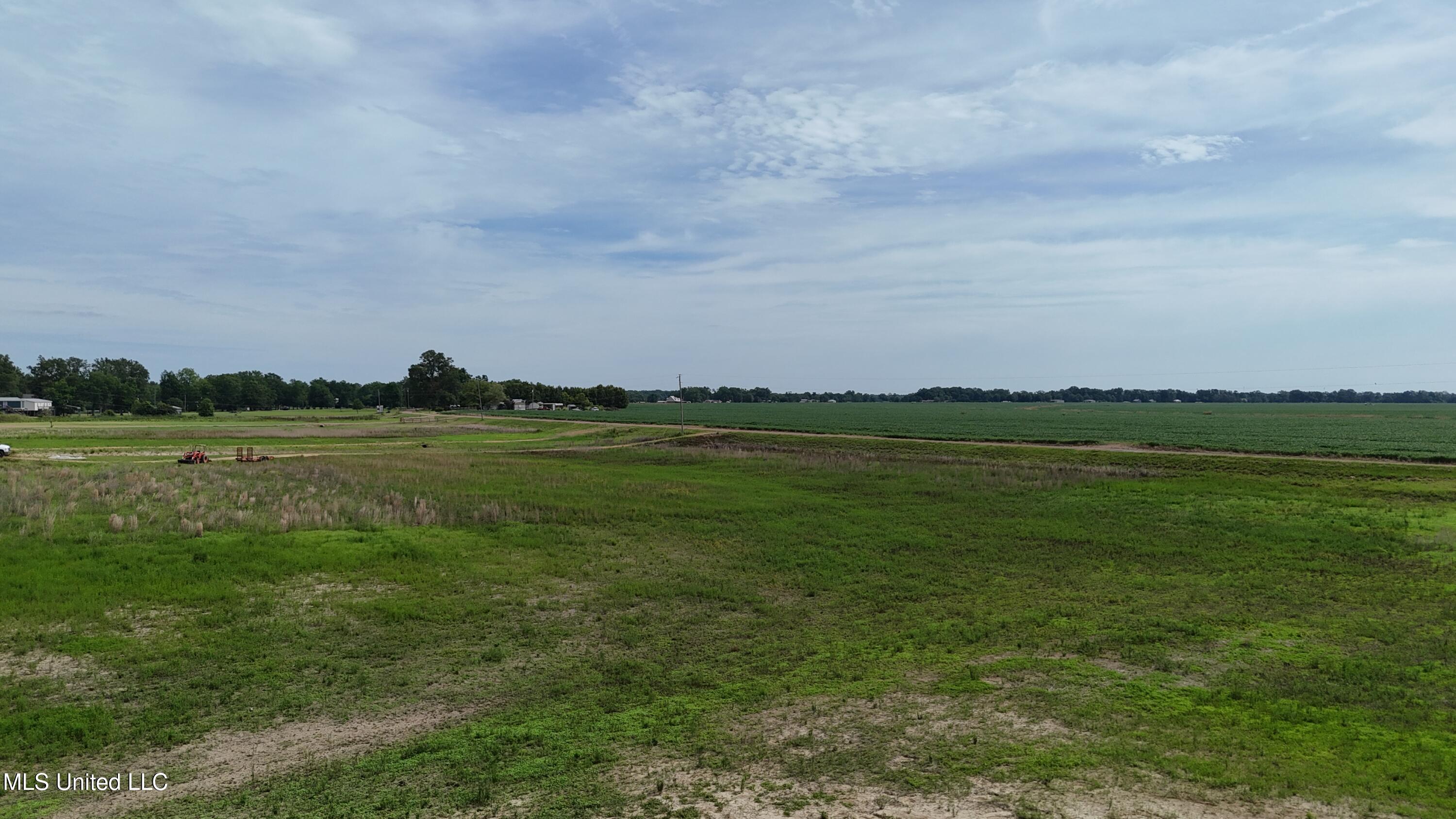 001 Deerfield Road Property Photo 13