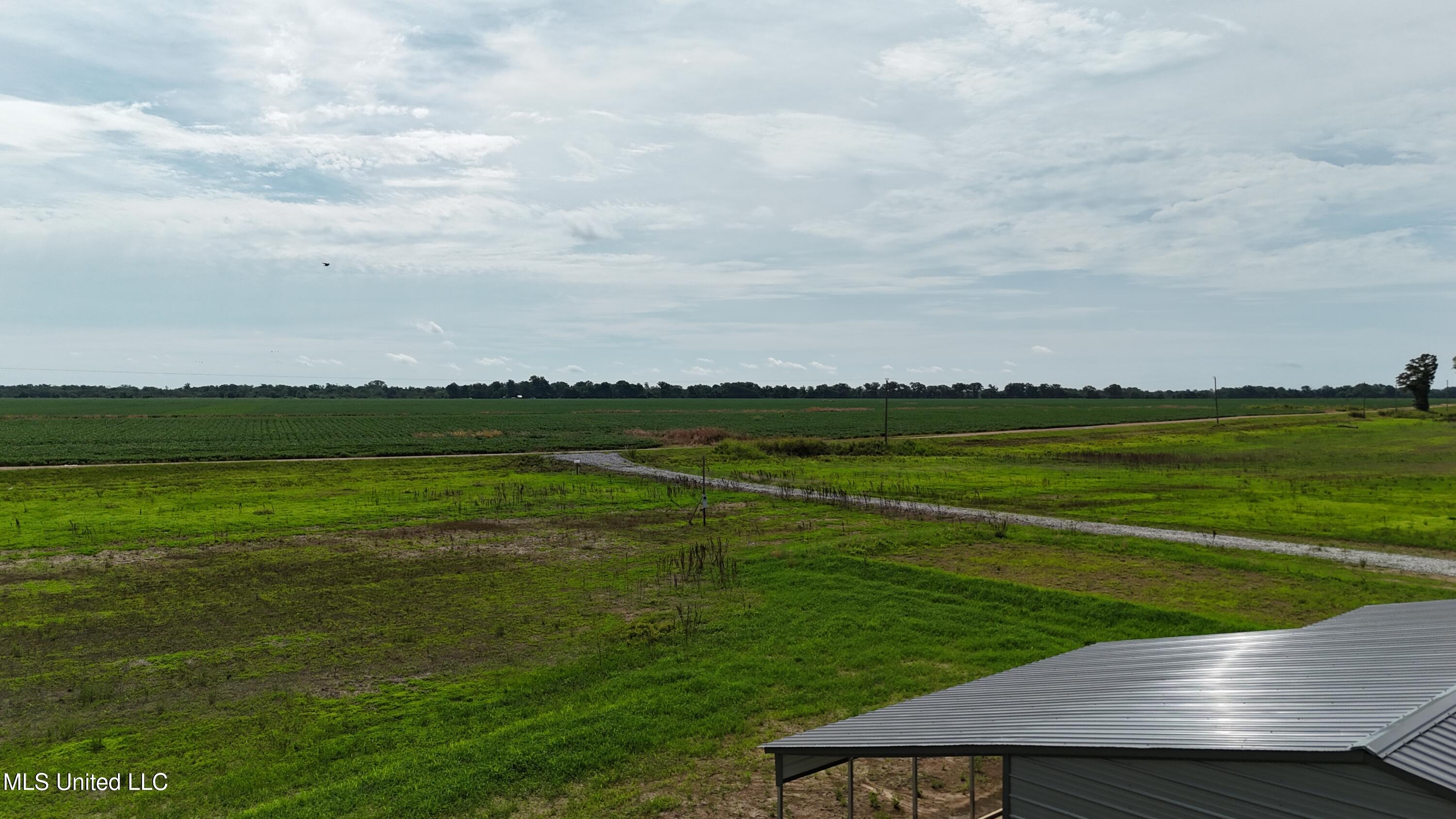 001 Deerfield Road Property Photo 15