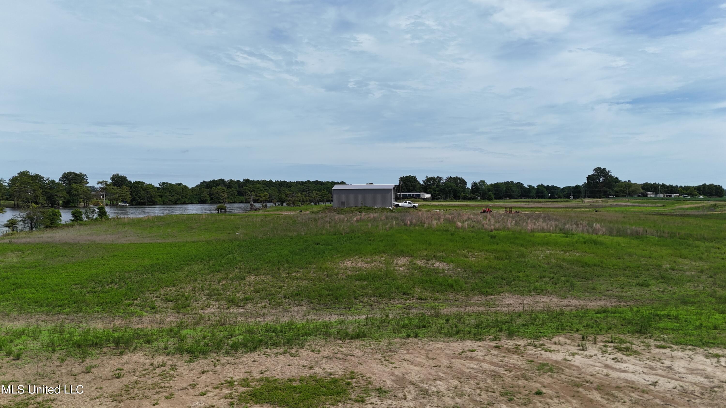 001 Deerfield Road Property Photo 17