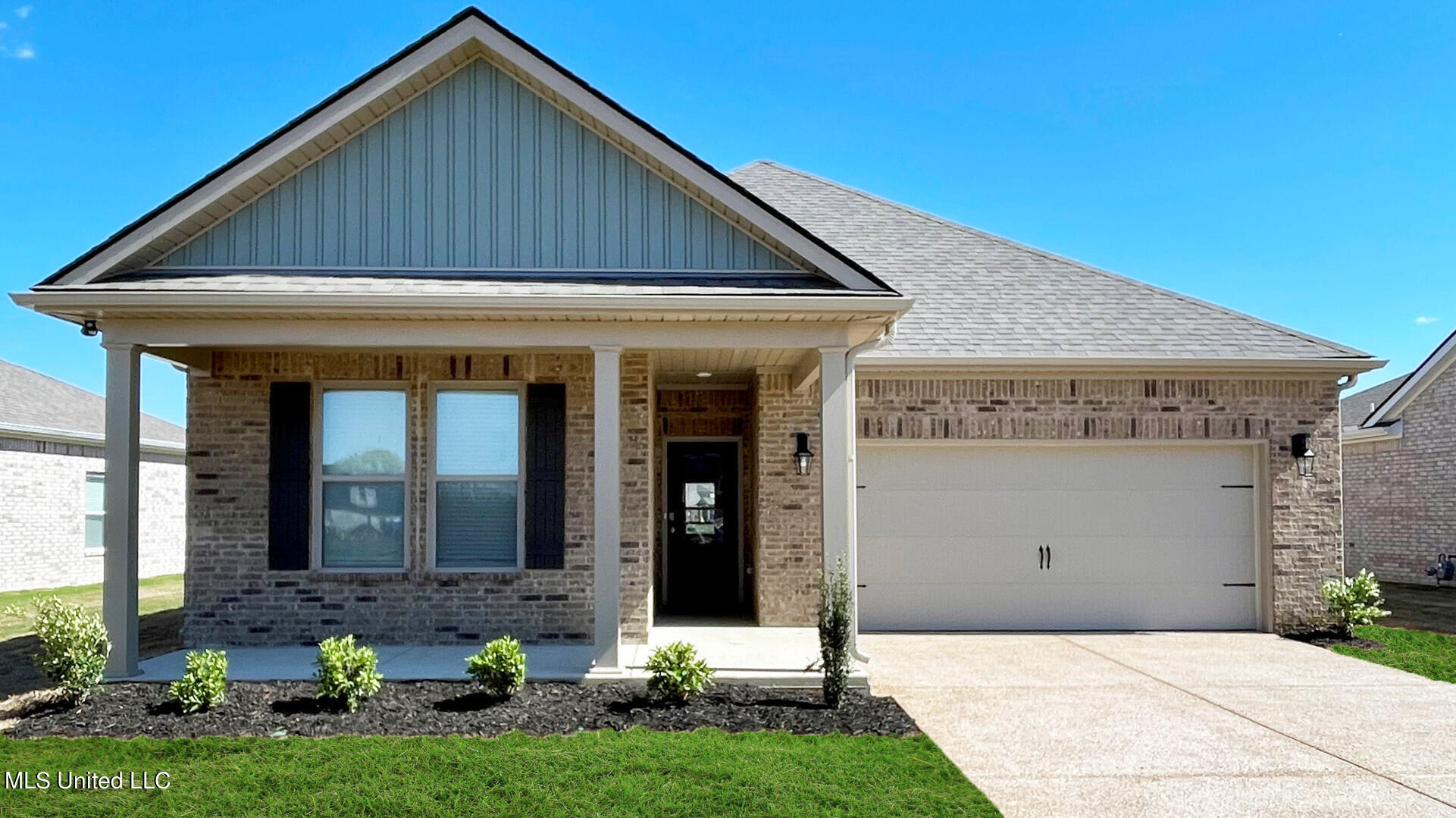 8304 Gum Pond Drive Property Photo 1