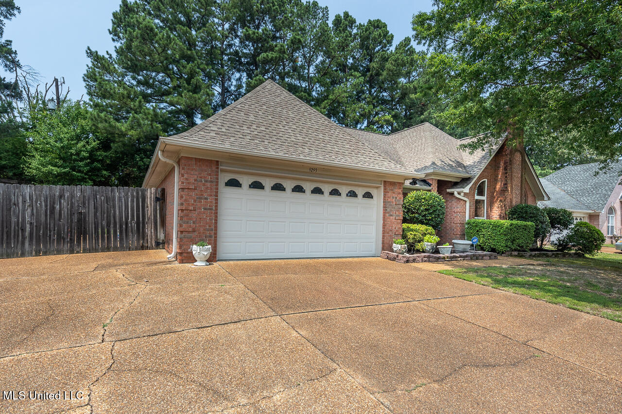 9293 Bryant Trent Boulevard Property Photo 1