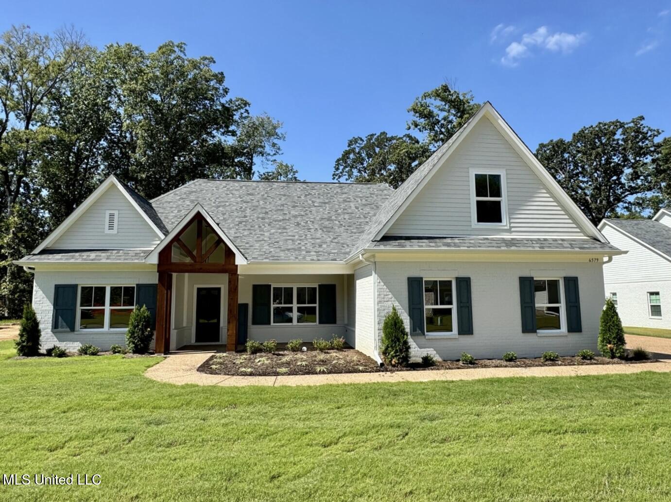 6579 Grand Oak Lane Property Photo 1