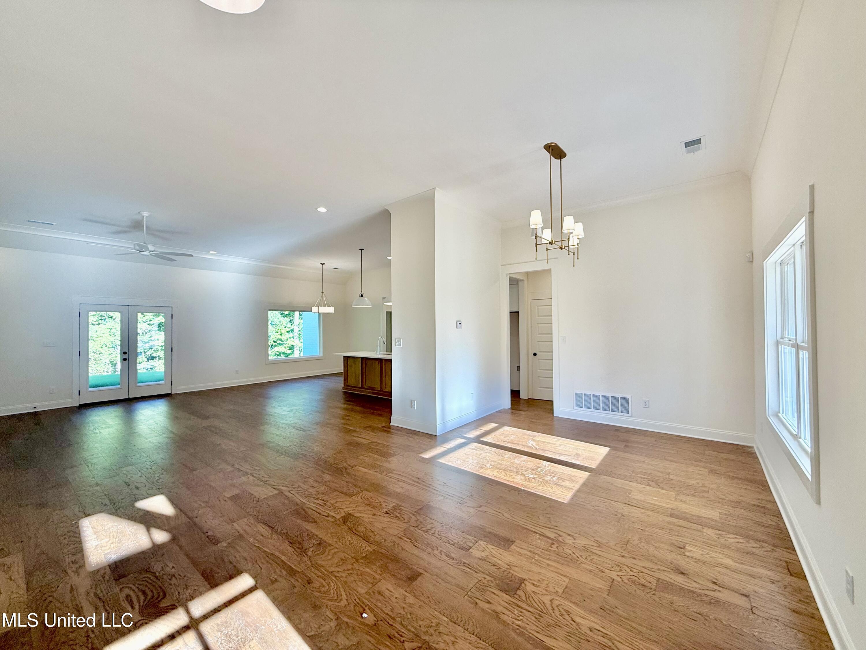 6579 Grand Oak Lane Property Photo 2