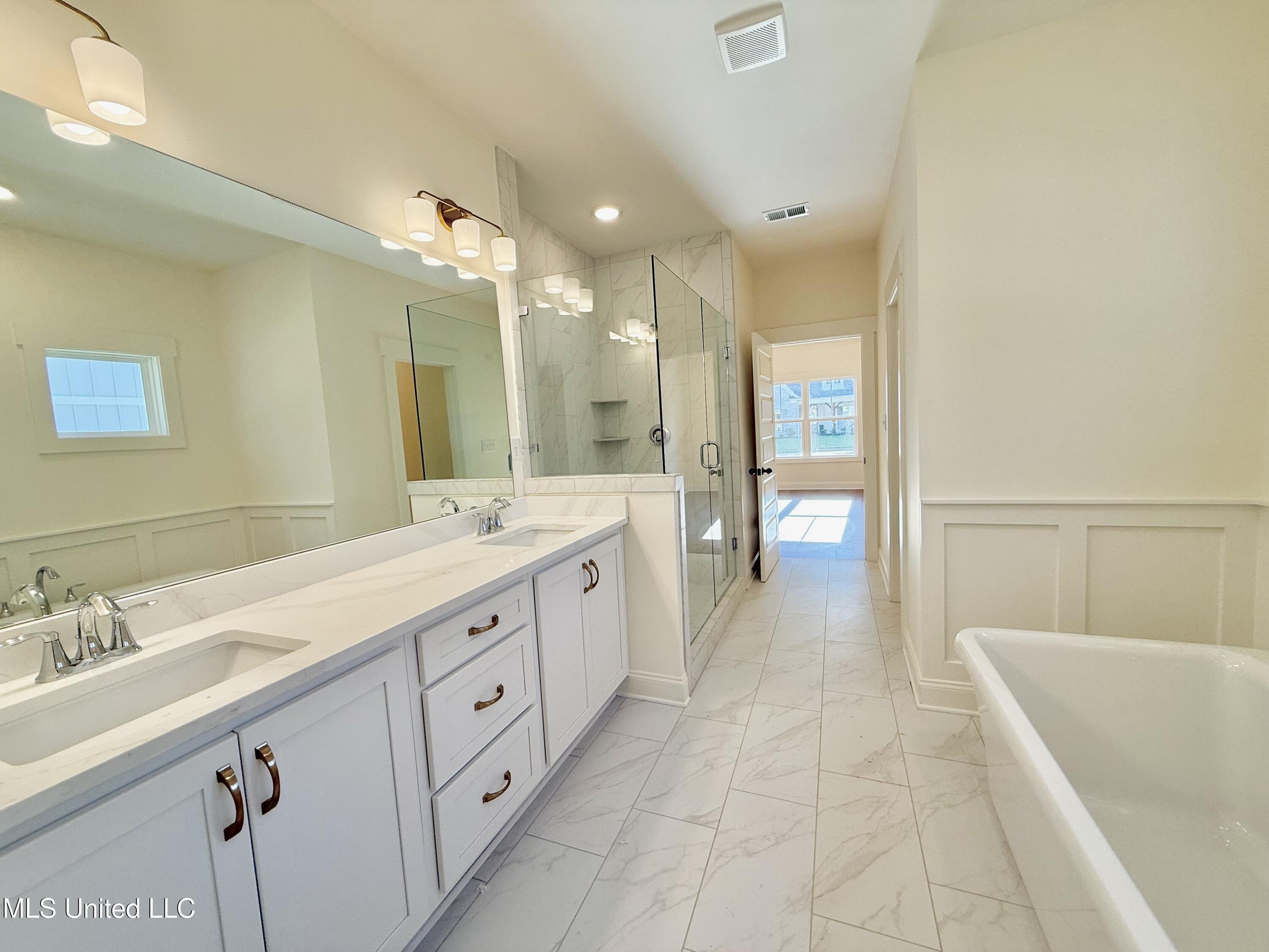 6579 Grand Oak Lane Property Photo 9