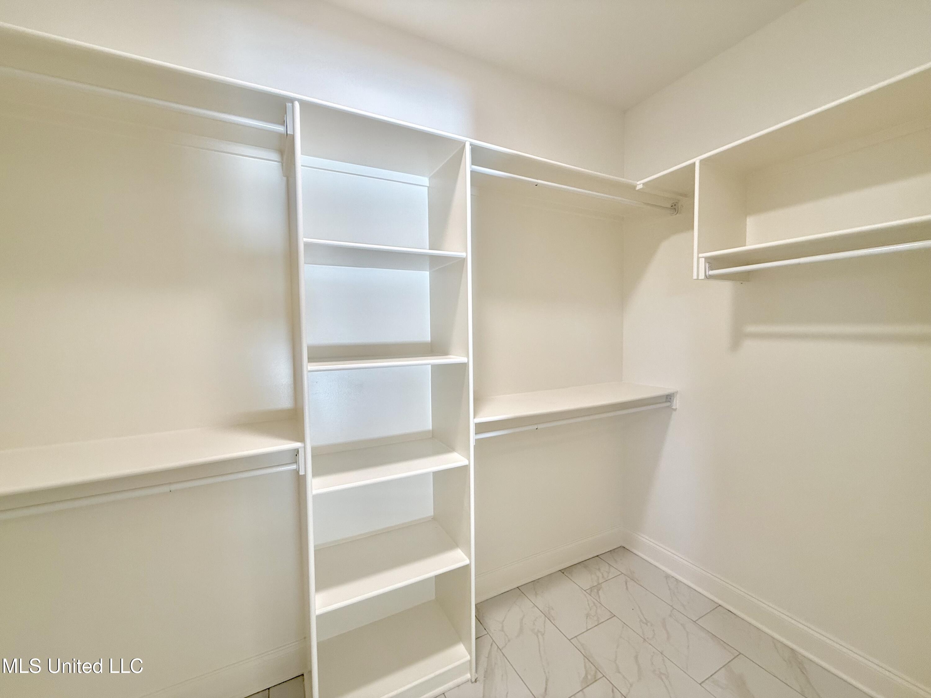 6579 Grand Oak Lane Property Photo 10