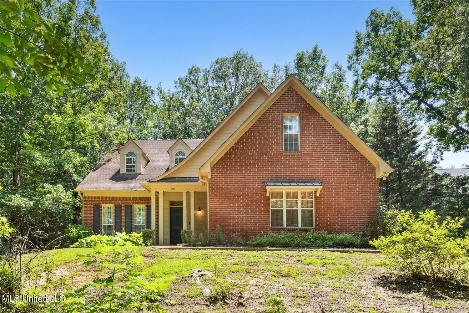 6193 Spring Hill Drive Property Photo 1