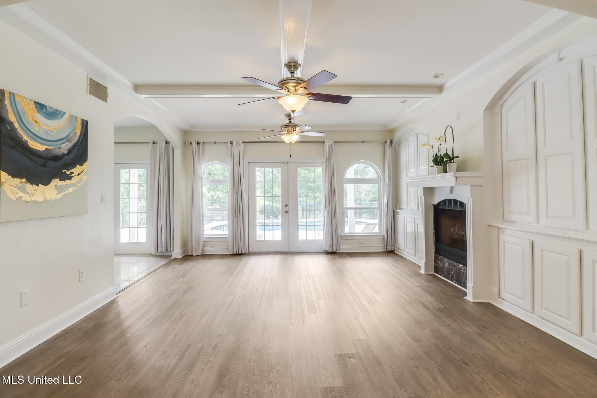 5029 Crescent Ridge Drive Property Photo 8