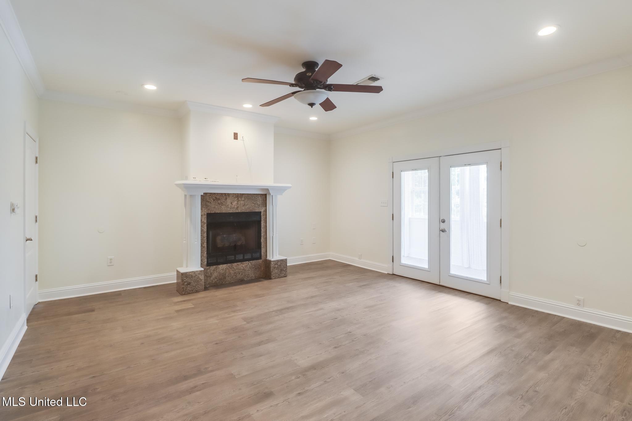 5029 Crescent Ridge Drive Property Photo 17