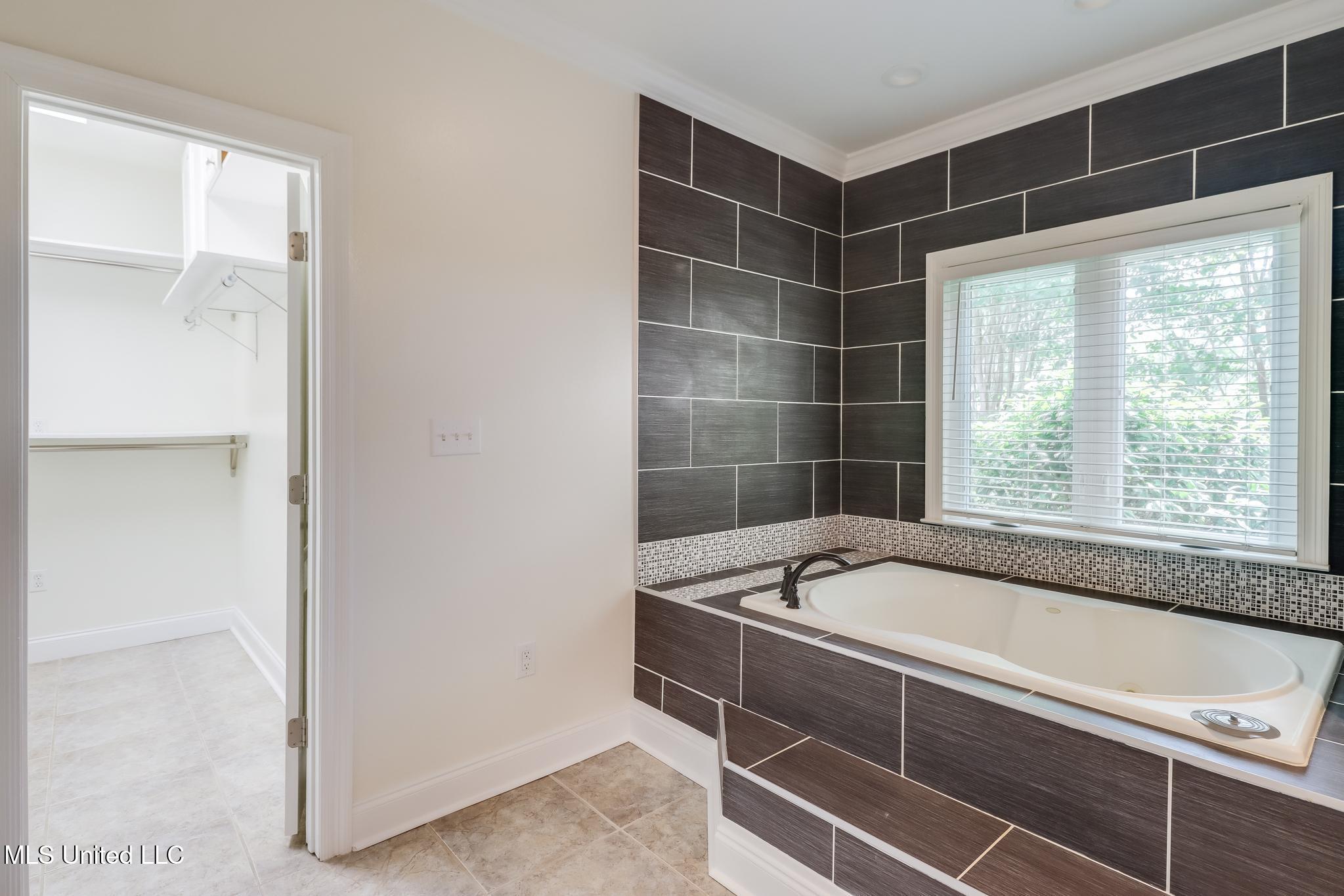 5029 Crescent Ridge Drive Property Photo 21