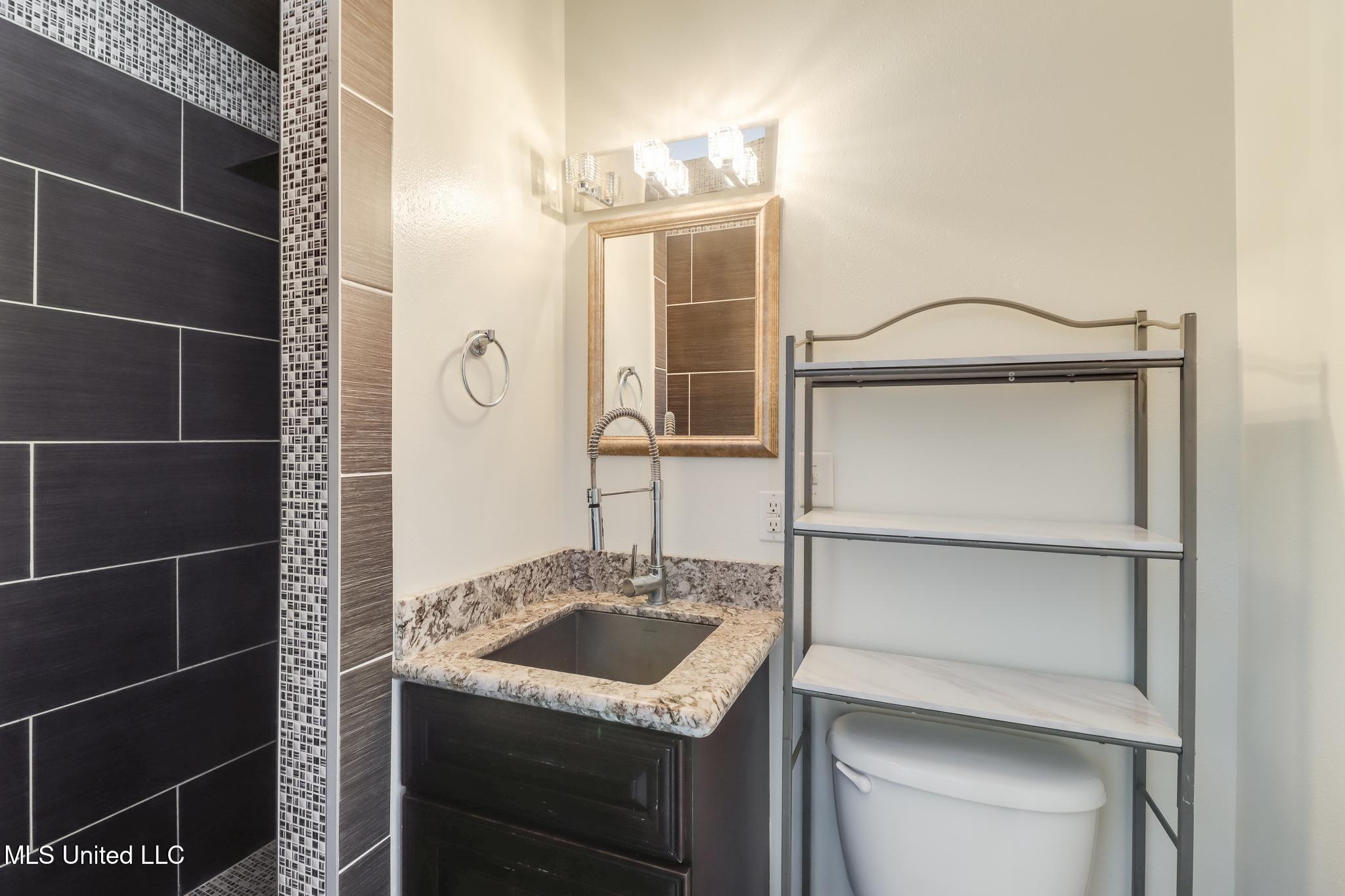 5029 Crescent Ridge Drive Property Photo 34