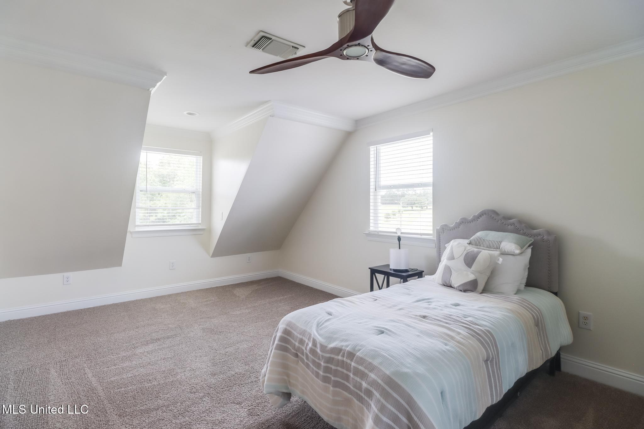 5029 Crescent Ridge Drive Property Photo 36