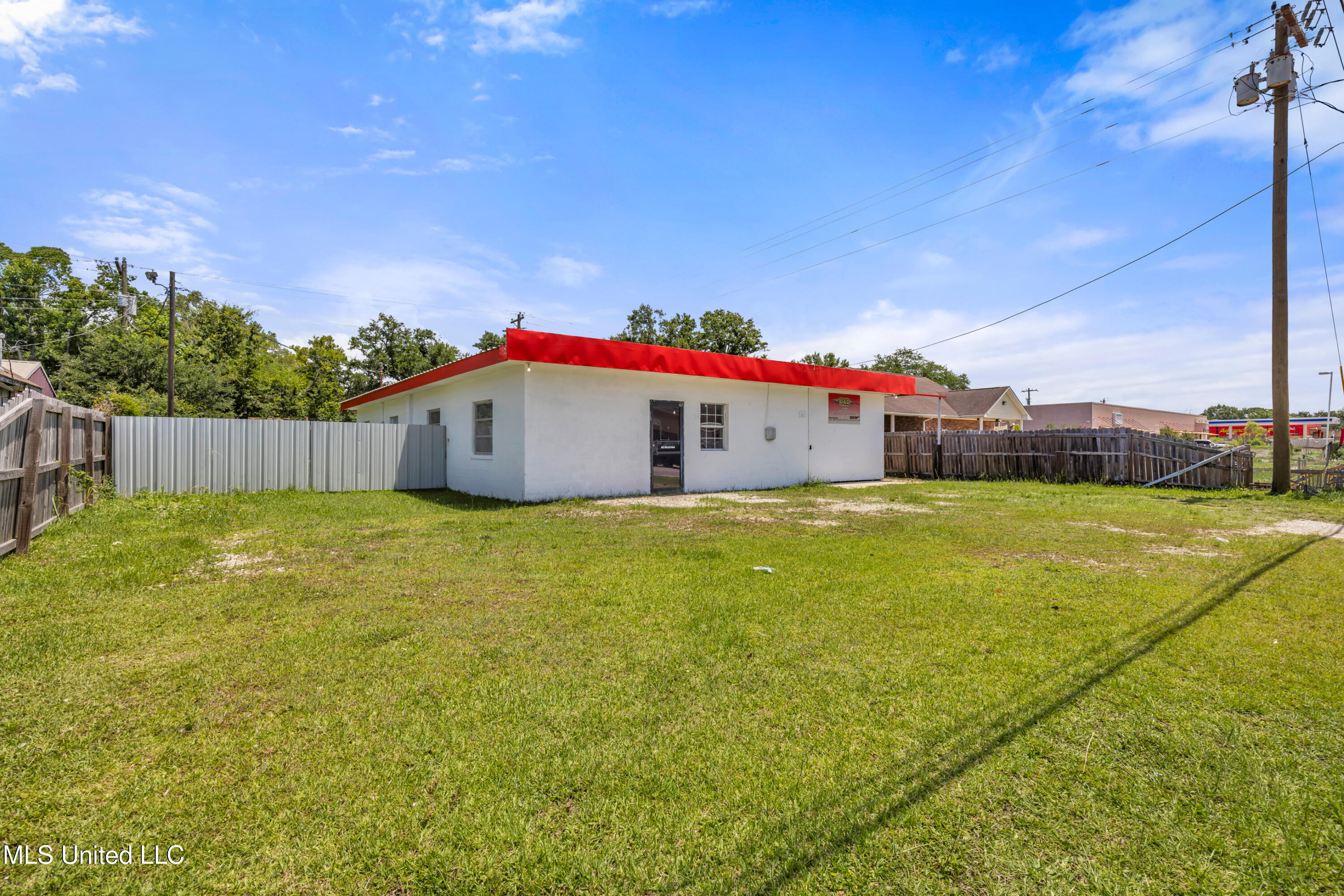 3401 Old Mobile Avenue Property Photo 9