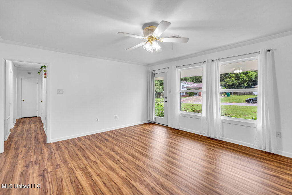 931 Brown Street Property Photo 6