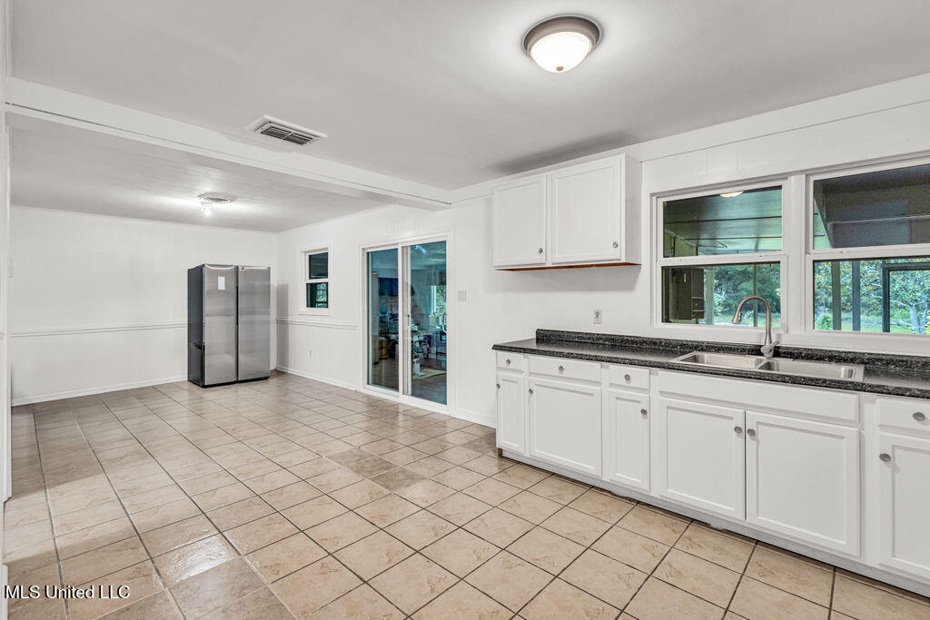 931 Brown Street Property Photo 13