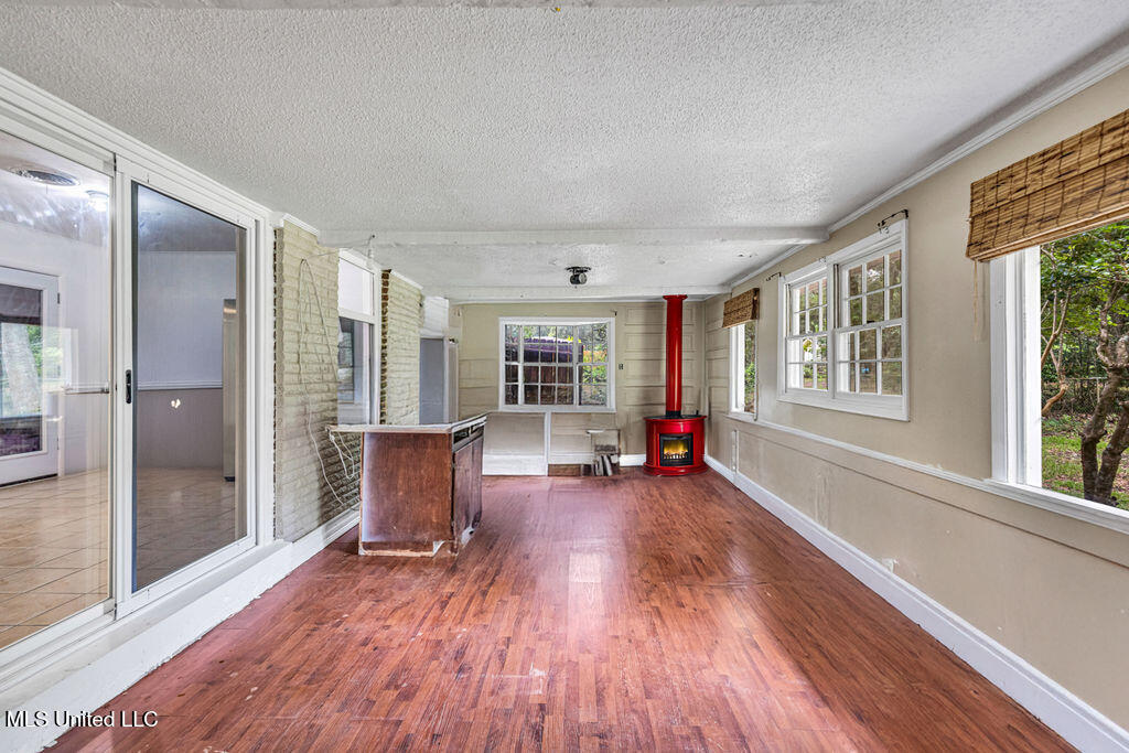 931 Brown Street Property Photo 21