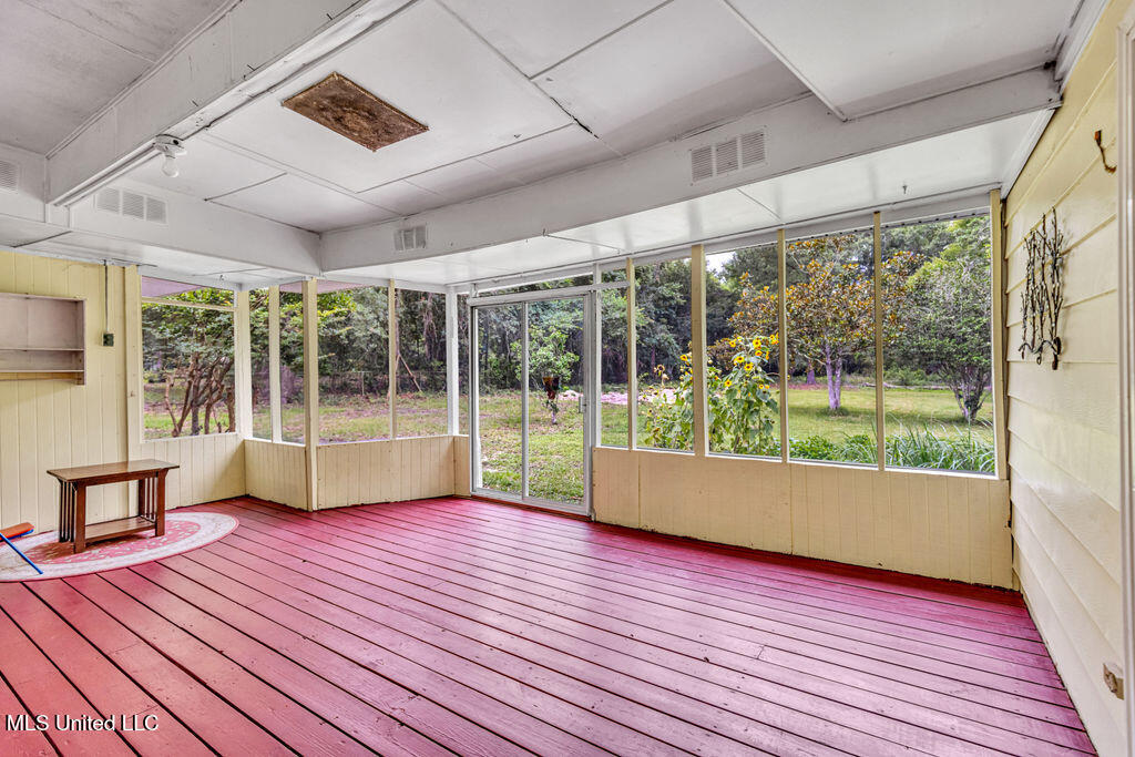 931 Brown Street Property Photo 22