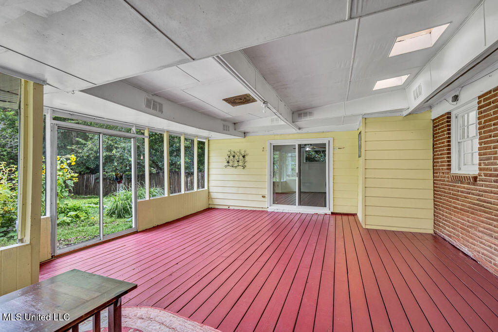 931 Brown Street Property Photo 23