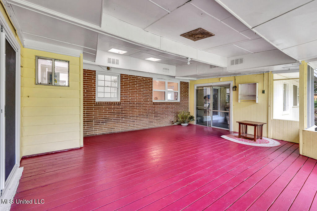 931 Brown Street Property Photo 24