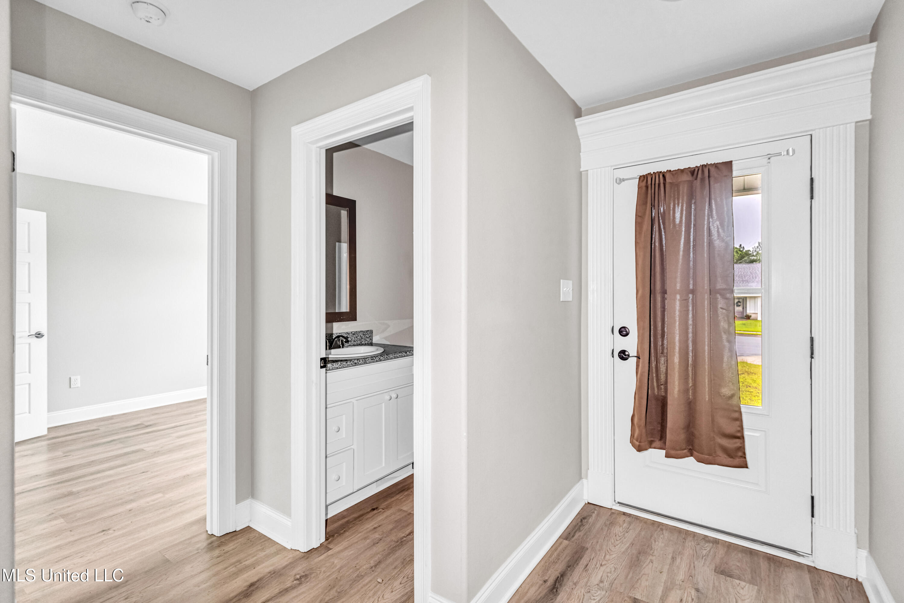 18097 Craine Ridge Cove Property Photo 4