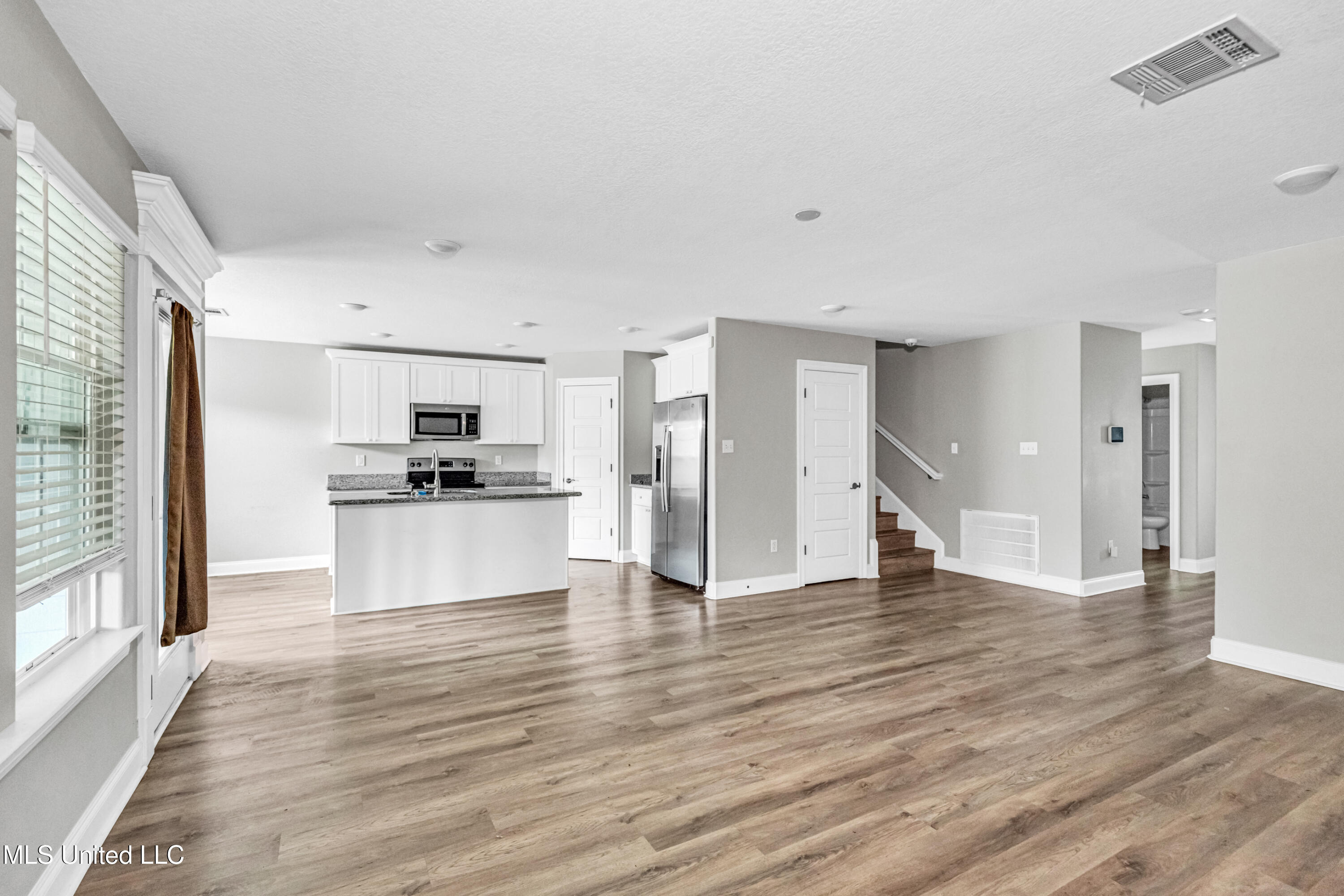 18097 Craine Ridge Cove Property Photo 6