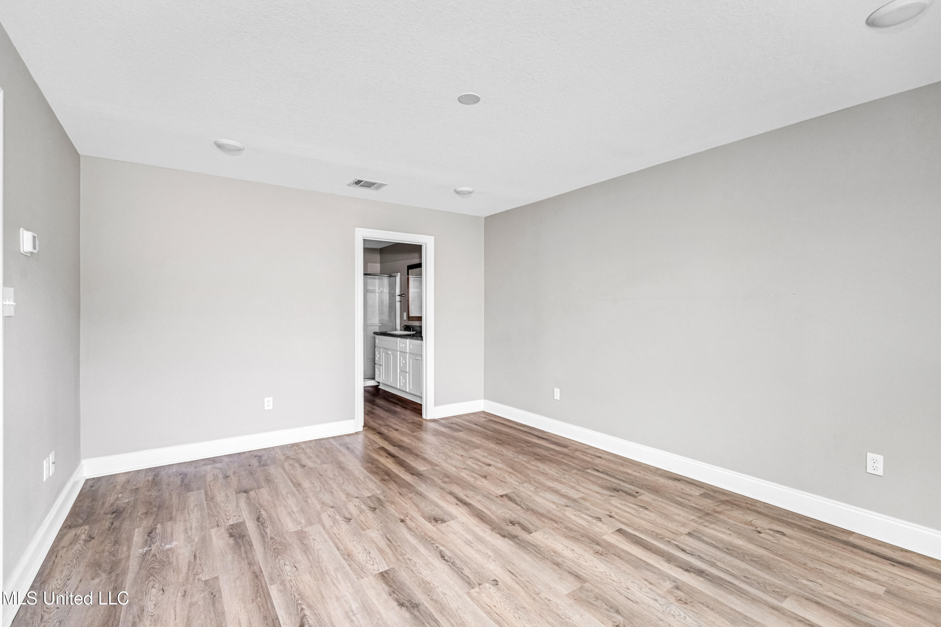 18097 Craine Ridge Cove Property Photo 11