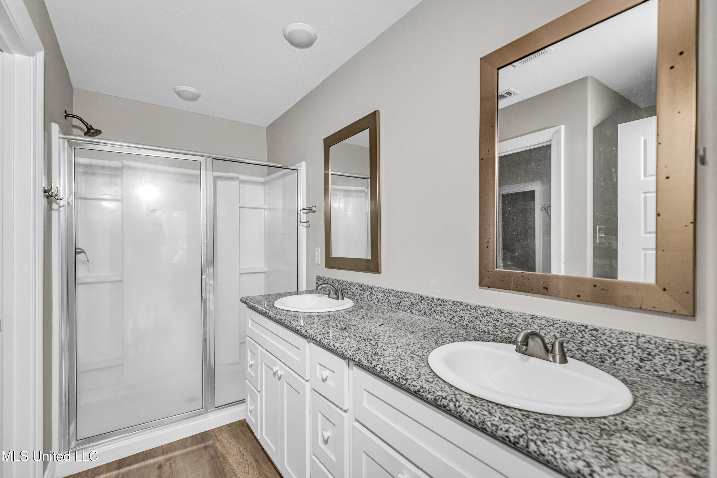 18097 Craine Ridge Cove Property Photo 13