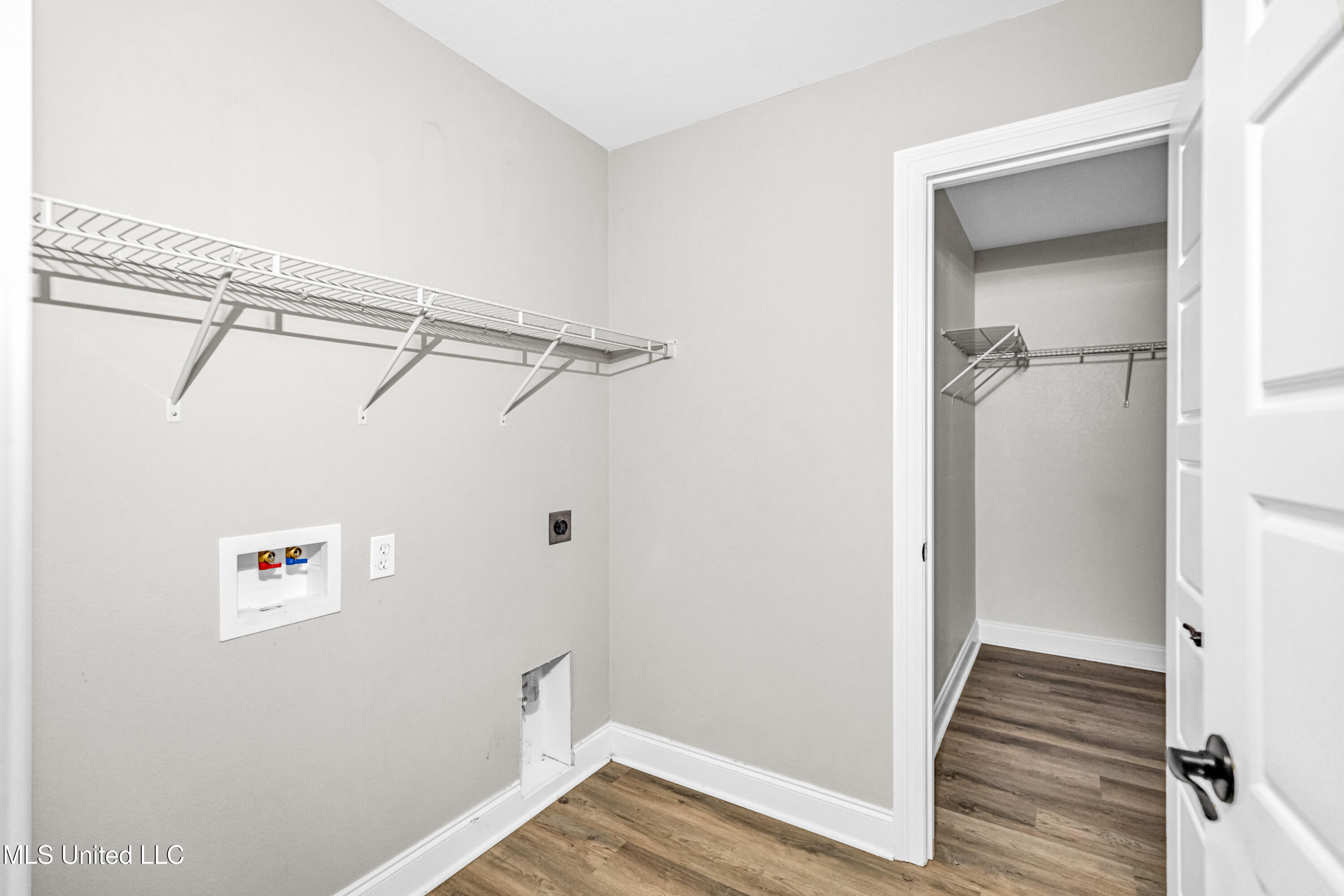 18097 Craine Ridge Cove Property Photo 15