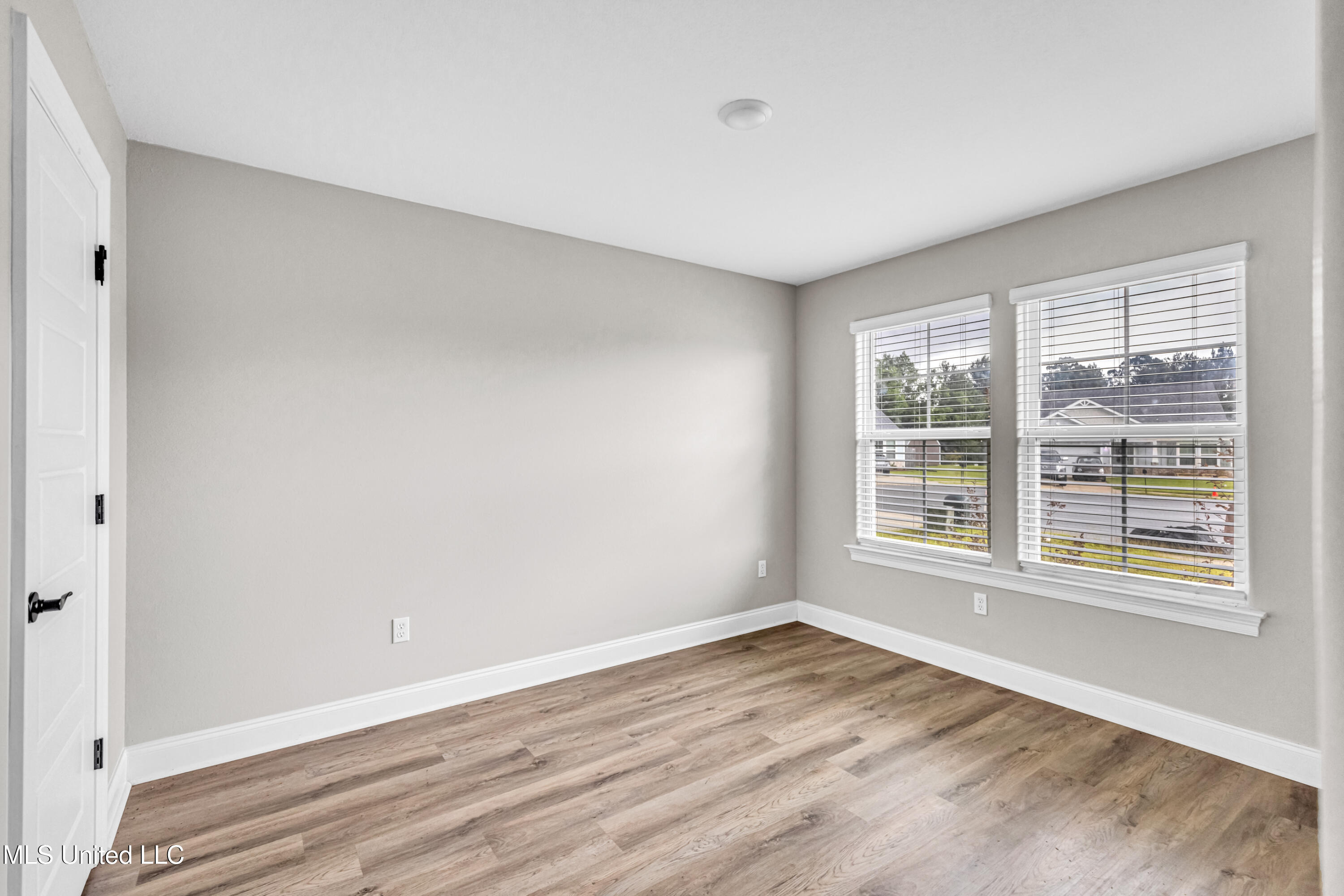 18097 Craine Ridge Cove Property Photo 16