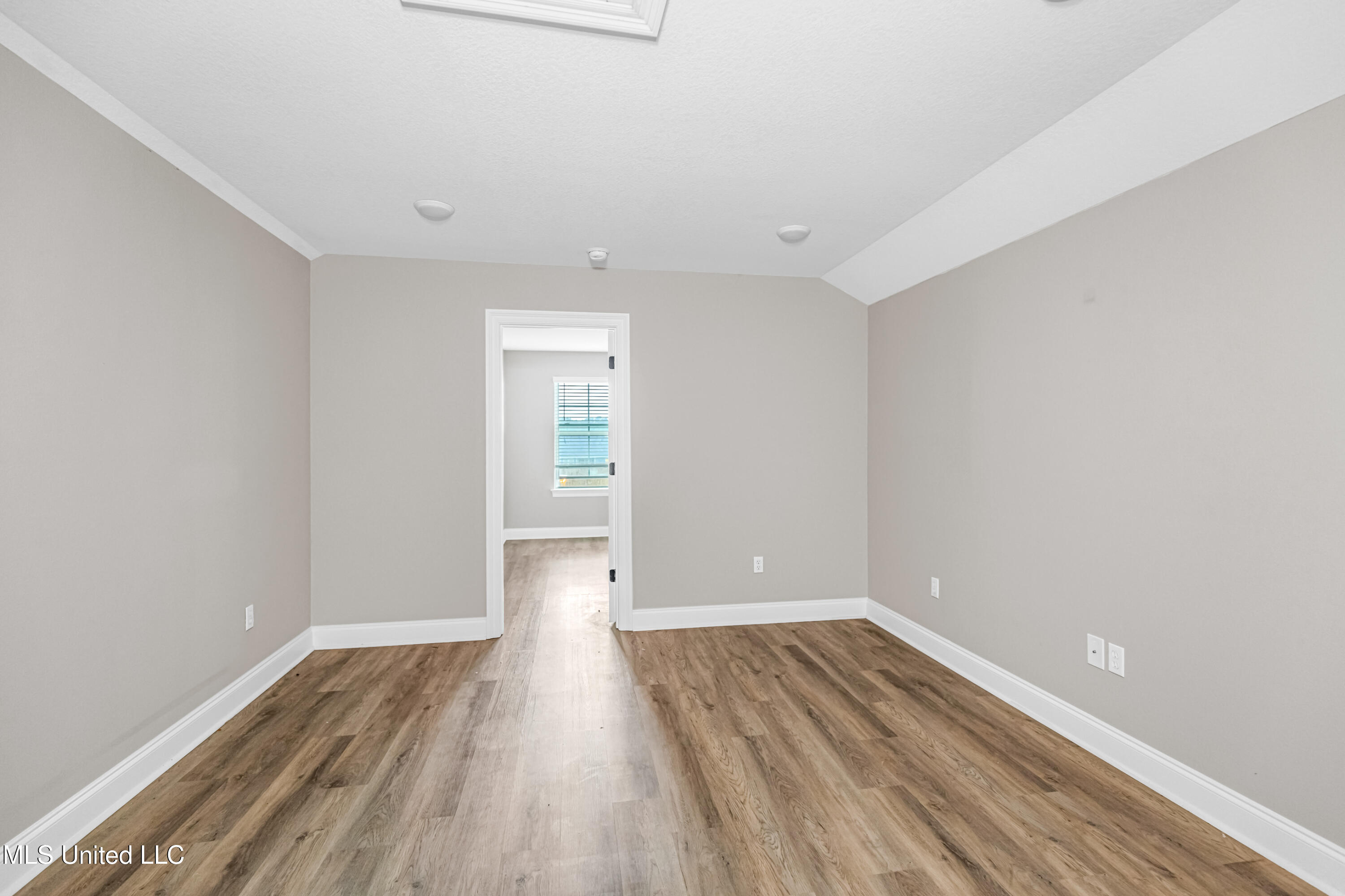 18097 Craine Ridge Cove Property Photo 18