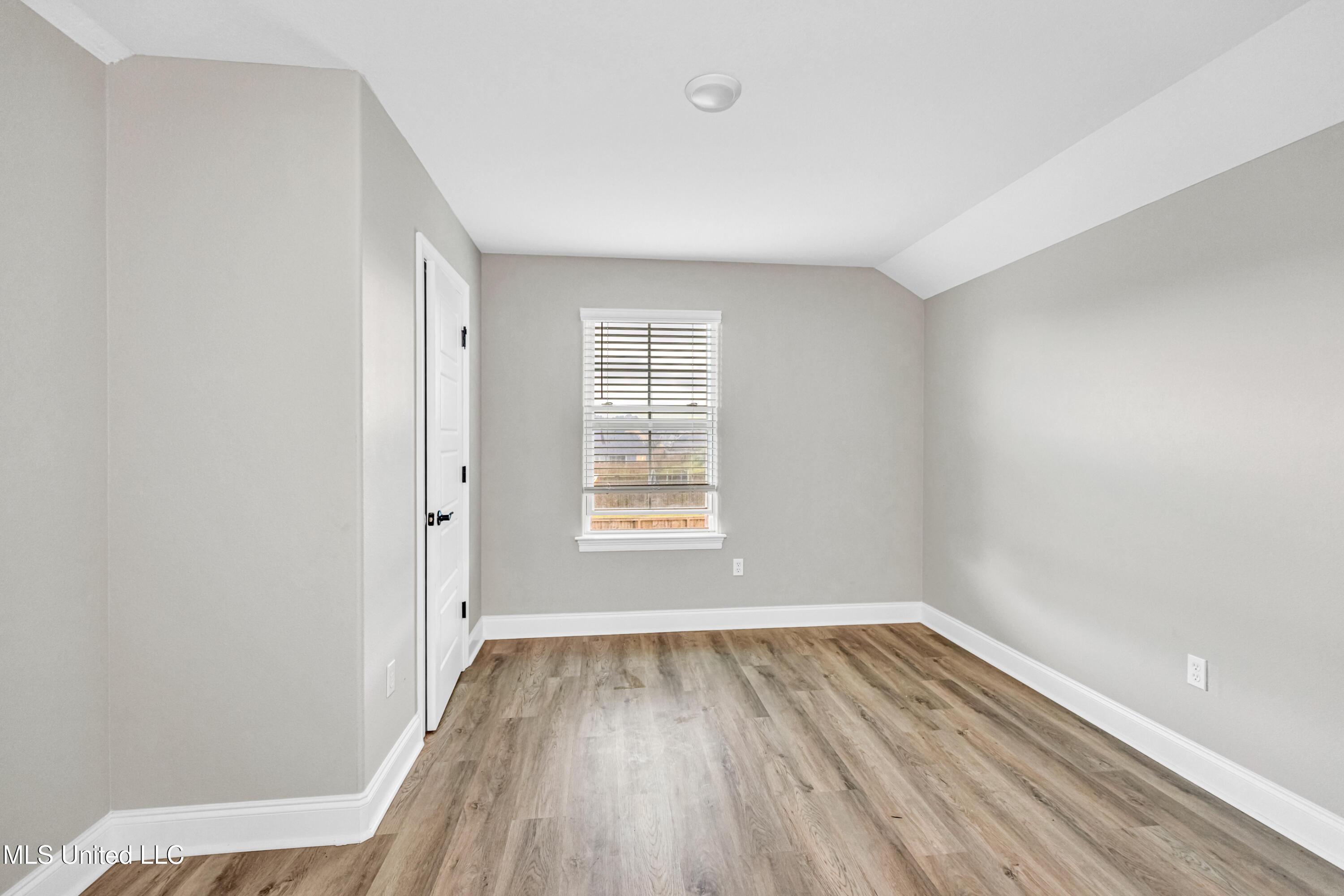 18097 Craine Ridge Cove Property Photo 20