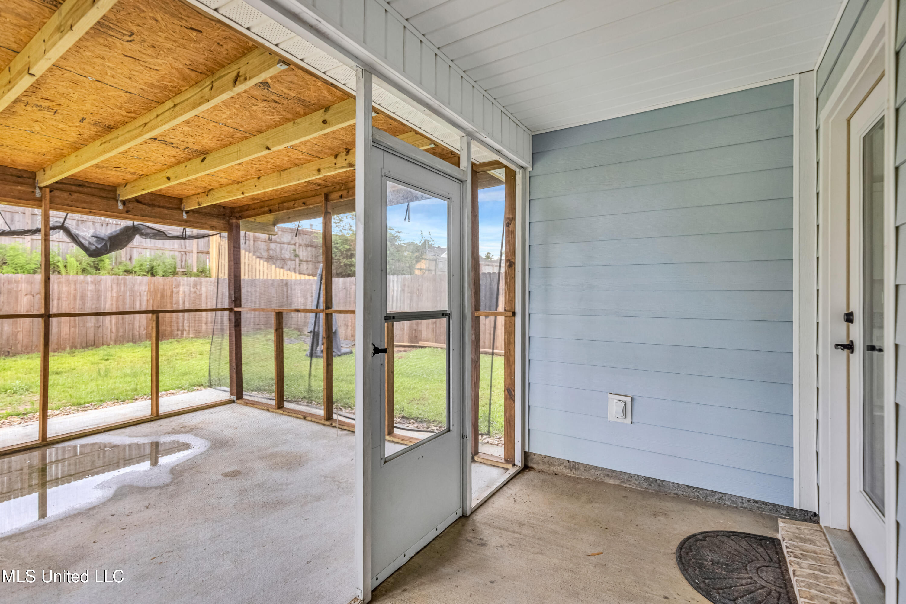 18097 Craine Ridge Cove Property Photo 21