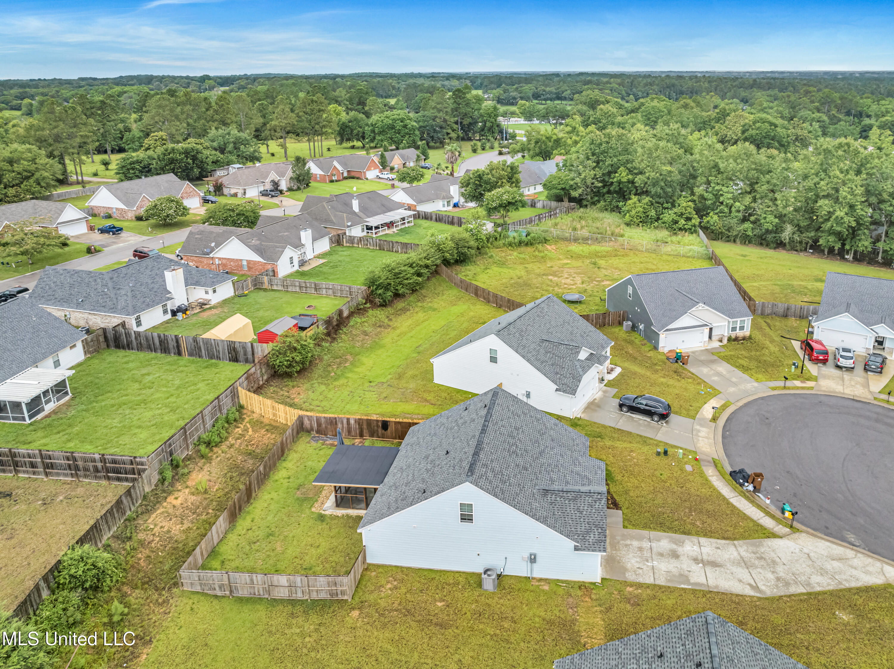 18097 Craine Ridge Cove Property Photo 28