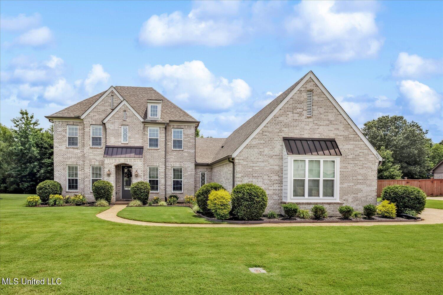 7216 Belle Manor Drive Property Photo 1