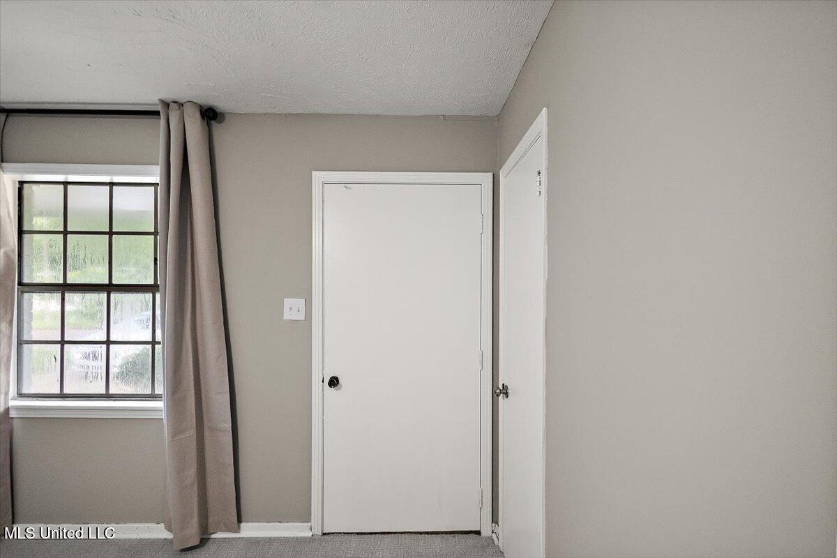 6548 George Washington Drive Property Photo 5