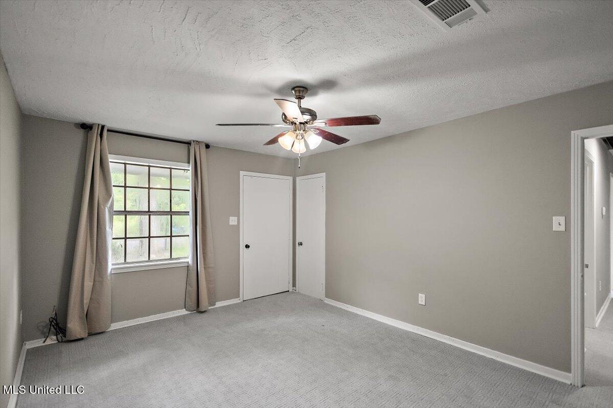 6548 George Washington Drive Property Photo 7
