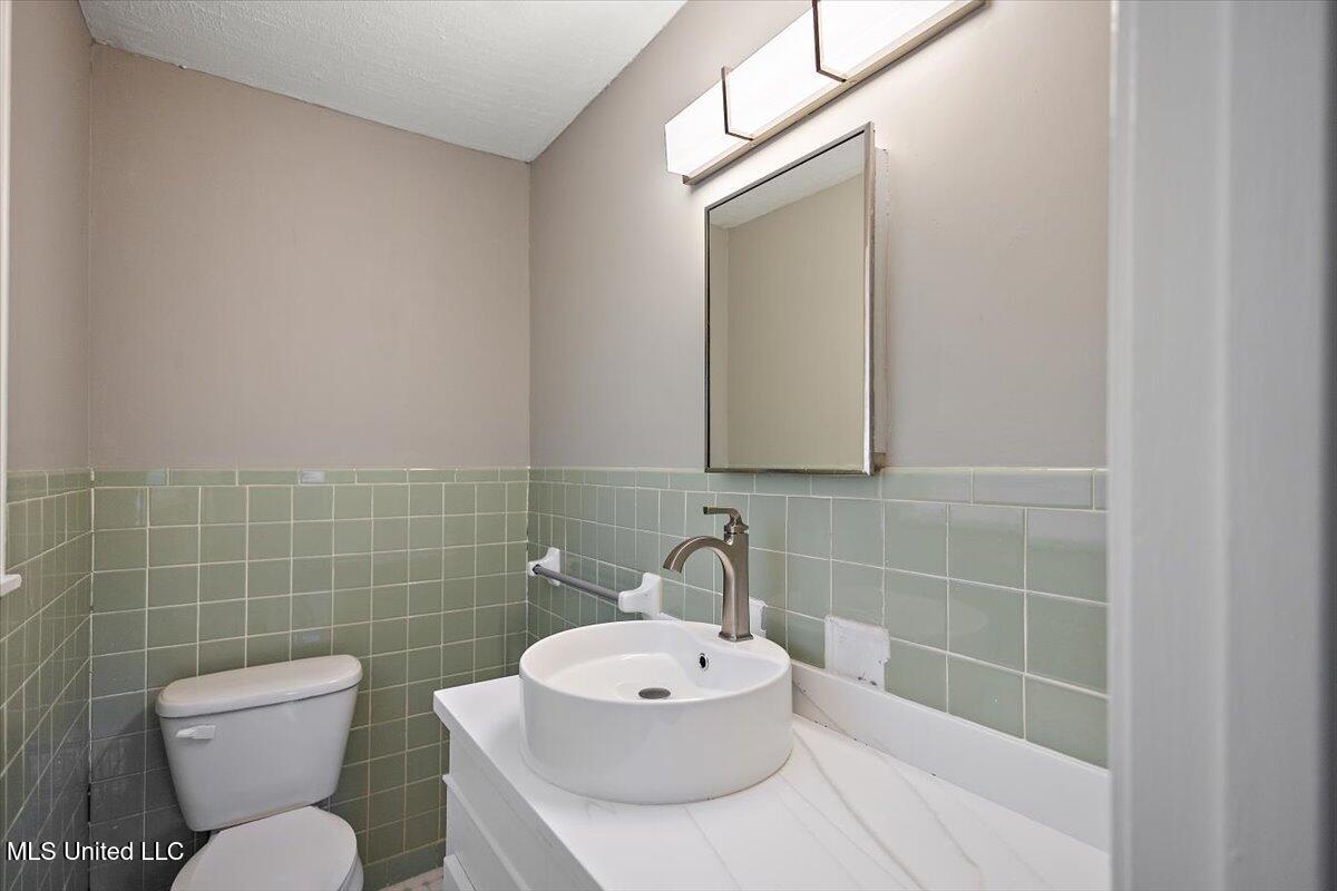 6548 George Washington Drive Property Photo 14