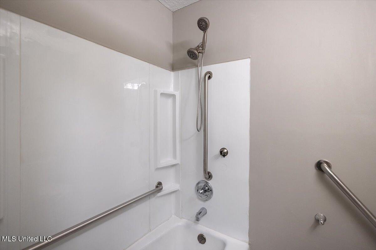 6548 George Washington Drive Property Photo 17