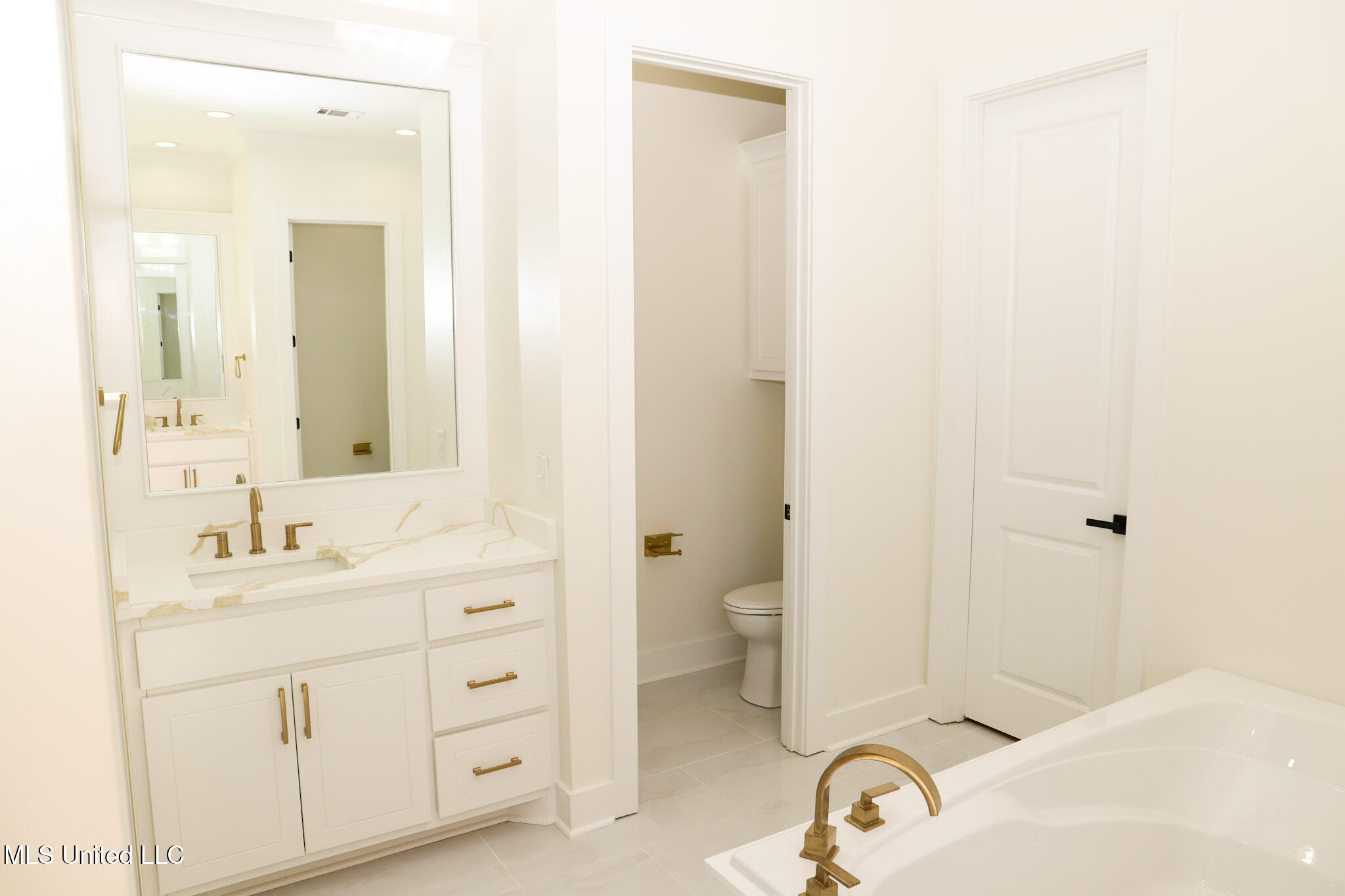 131 Genoa Drive Property Photo 13